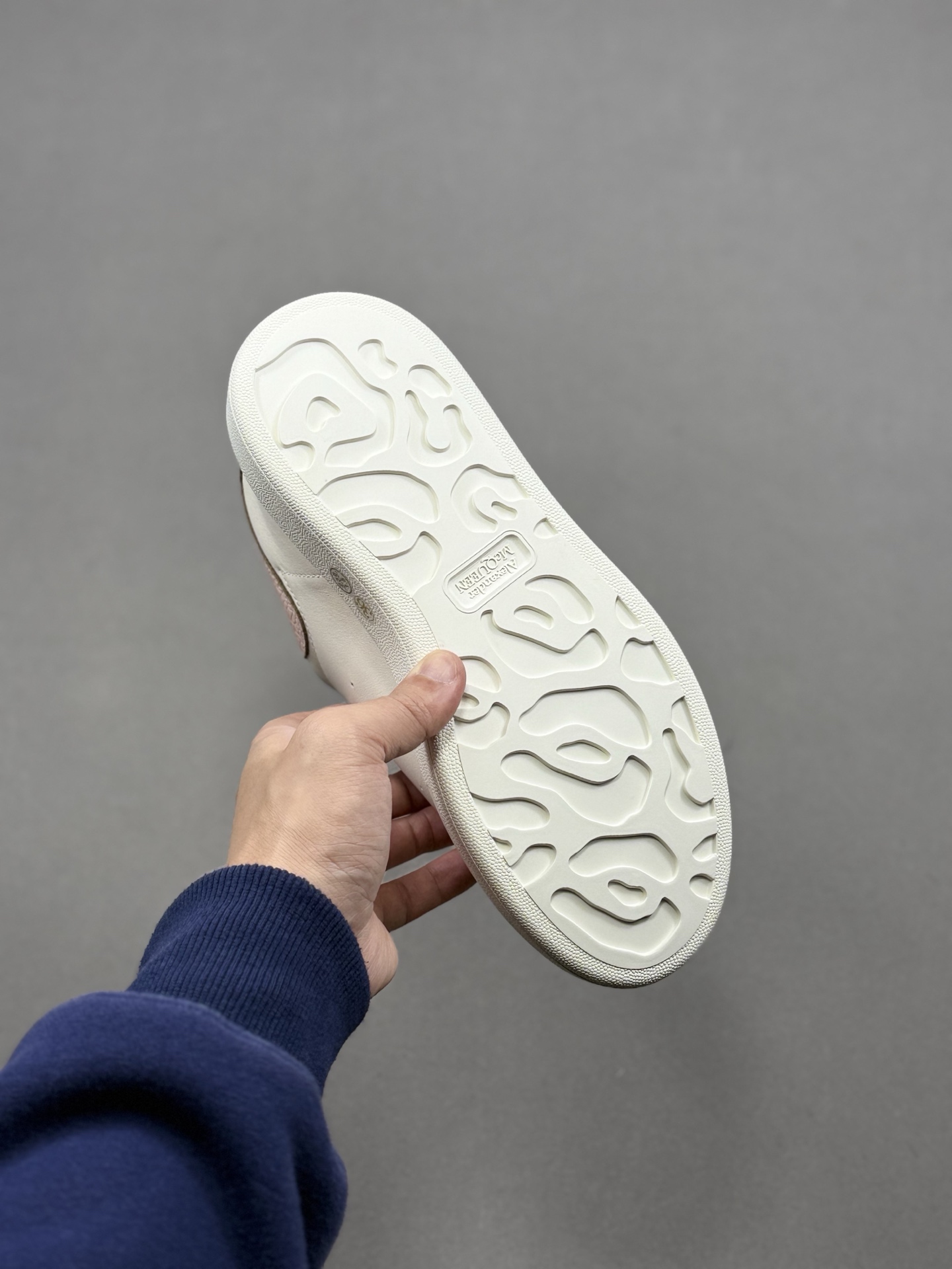 350 麦昆Alexander McQueen Oversized Sneakers 低帮时装厚底休闲运动小白板鞋