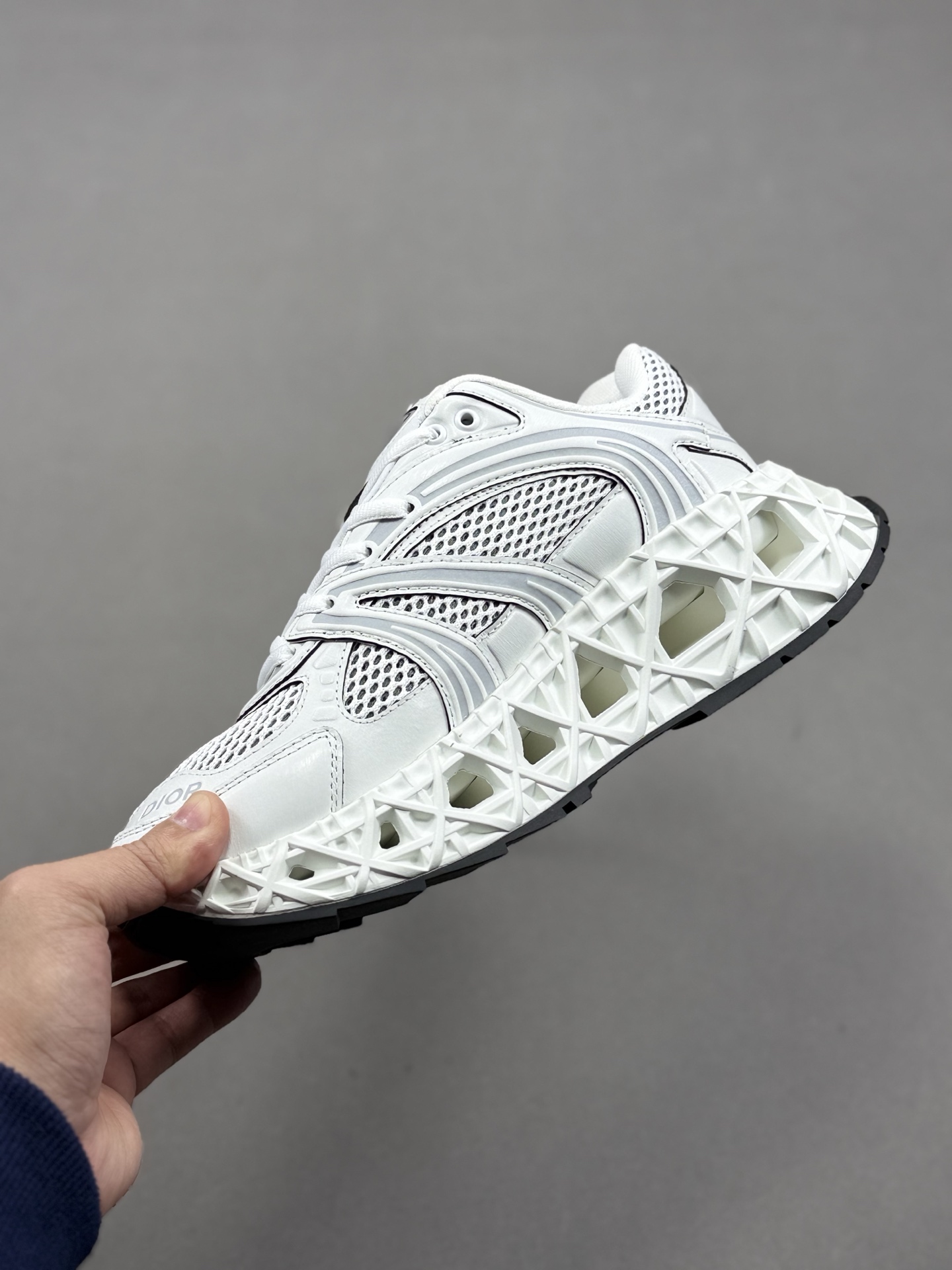 Dior迪奥B35最新款老爹运动鞋 灰色 Dad Shoes风格鞋款鞋舌上