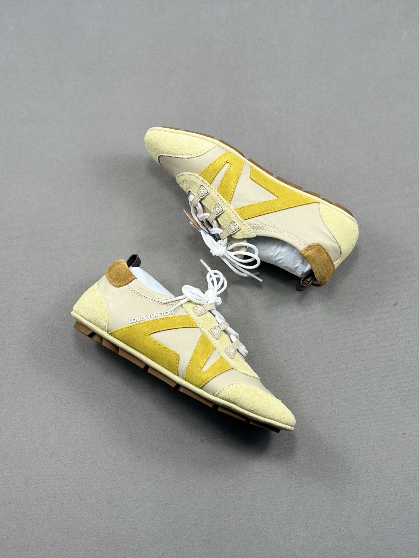 2025早春发布新款LOUIS VUITTON SneaKerina 德训鞋 芭蕾舞鞋-Chinese UA Cheap High Quatity Brand Clothes Bags handbags Sneakers wholesale wholesaler seller from China Factory suppliers Fashion Clothing Shoes best Quality Beautiful Price 2025早春发布新款LOUIS VUITTON SneaKerina 德训鞋 芭蕾舞鞋