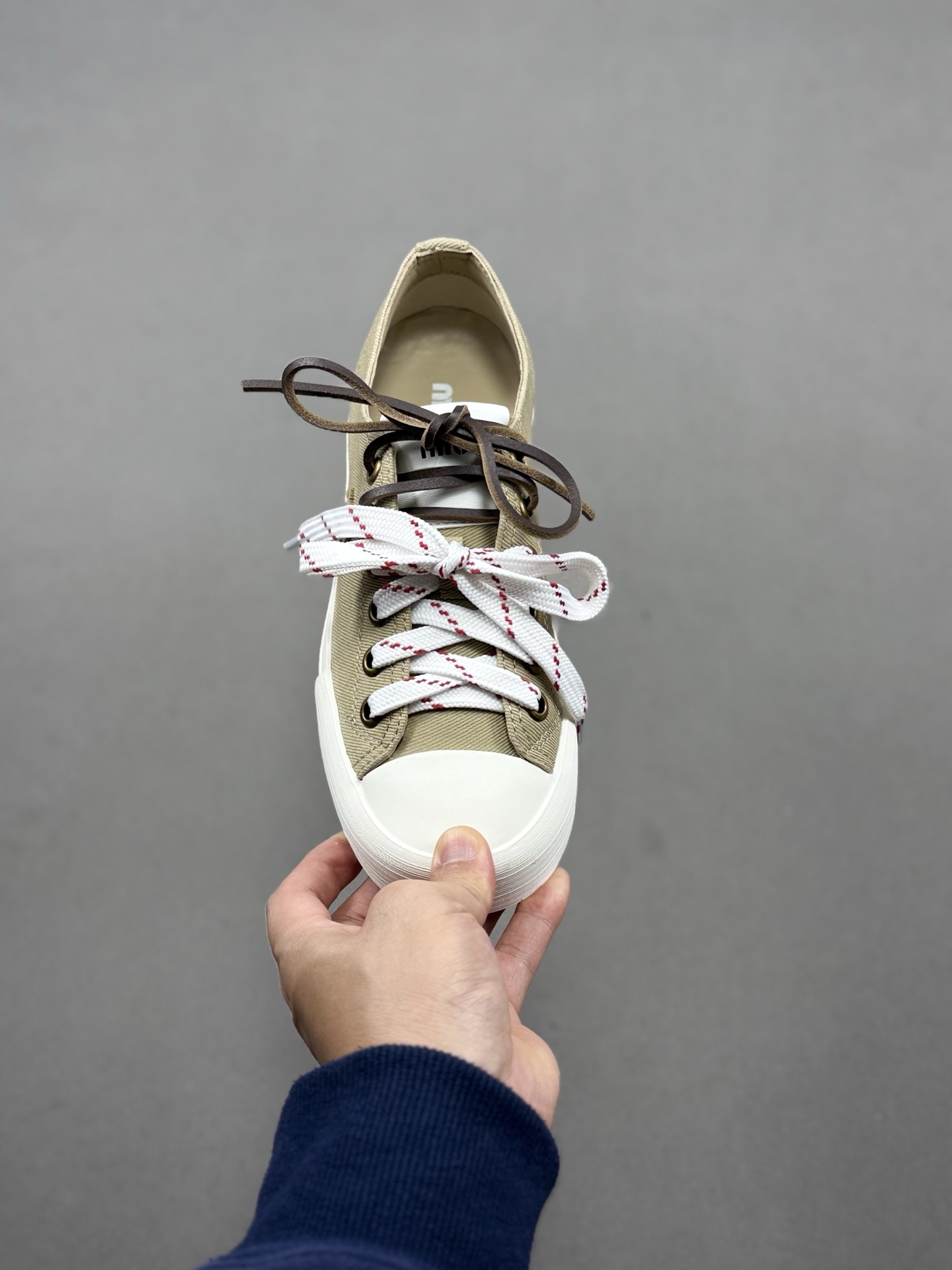 miumiu·缪缪2025早春时尚新品双鞋带搭配羊皮内里