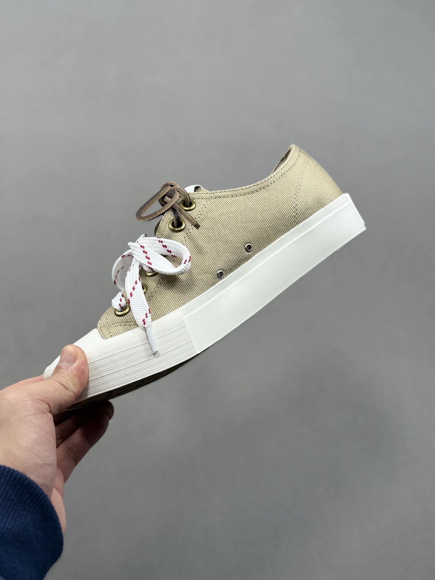 miumiu·缪缪2025早春时尚新品双鞋带搭配羊皮内里