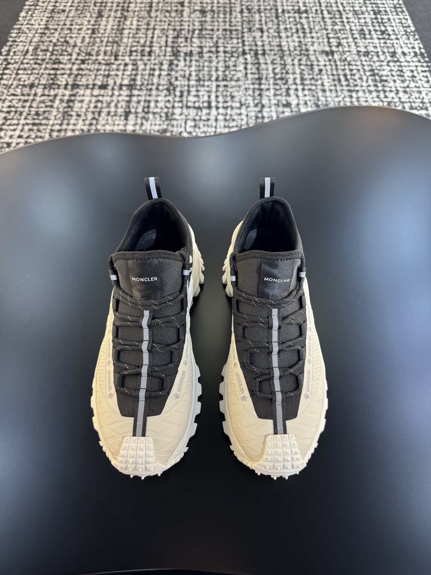 NO:346838,Moncl* Trailgrip GTX Thick-soled Lace-out Outdoor Sports Lifestyle Shoes, 38-44,,Moncler19860909Moncl* 盟可睐 Trailgrip GTX 厚底系带户外运动生活休闲鞋,38-44,,Moncler,Men's shoes