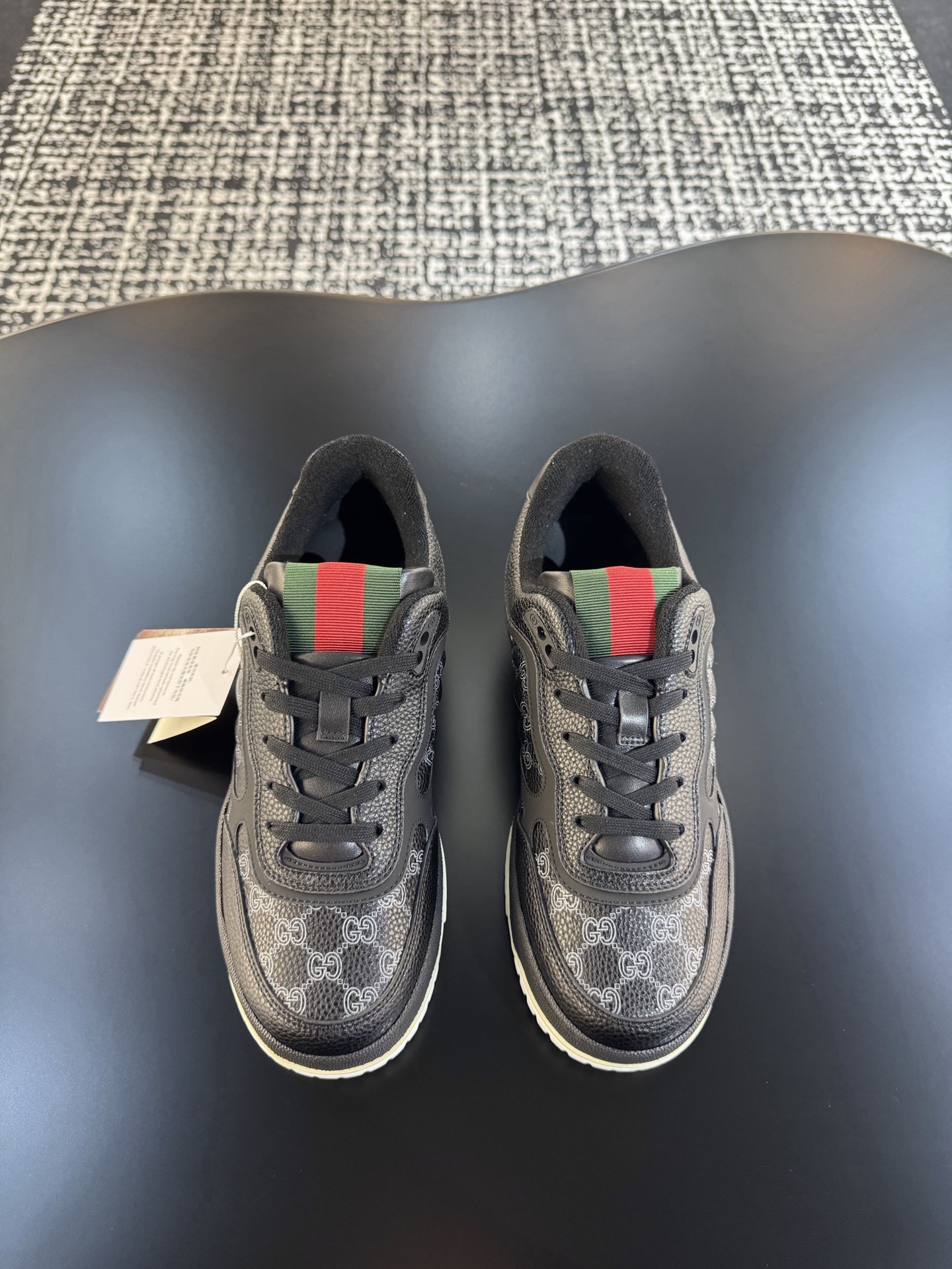 NO:589882,Gucci Gucci G Re-Web Series Couple Model Presbyopia Casual Sports Shoes Skateboard Shoes Fabric Original Customized Imported First-layer Cowhide Lining Original Imported Breathable Mesh Lining Original Open-molded TPU Combination Outsole Bottom Thickness 4CM Size: Men's 38-45 (customized at 38.45),,gucci,gucci,gucci,sneakers,cowhide19860909Gucci古驰G家Re-Web系列 情侣款 老花 休闲 运动鞋 滑板鞋 面料原版定制进口头层牛皮 内里原版进口透气网里 鞋底原版开模TPU组合大底 底厚4CM Size: 男款38-45（38.45定做）,,gucci,gucci,gucci,sneakers,cowhide,Men's shoes