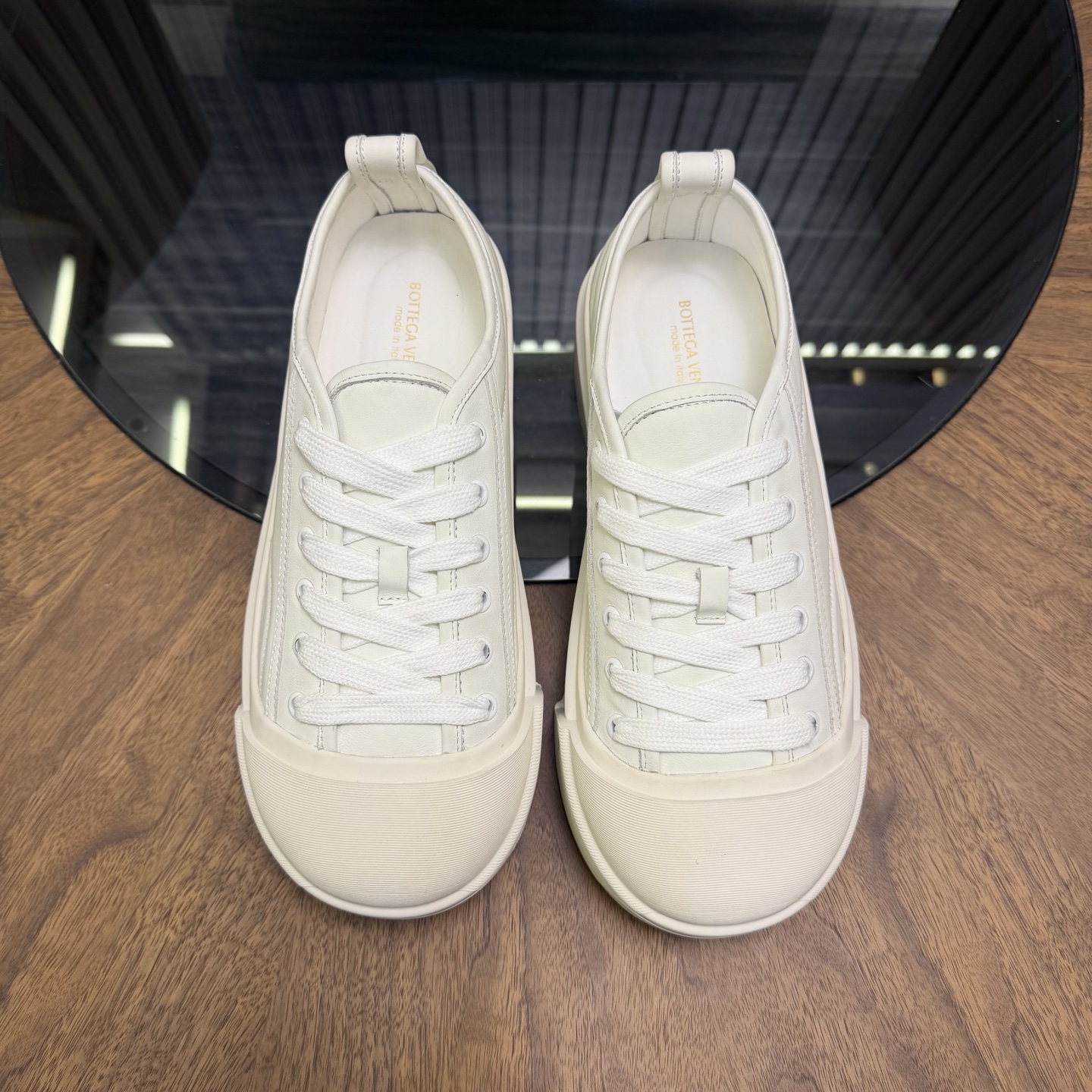 명품 램스킨 스니커즈 레플리카 23819