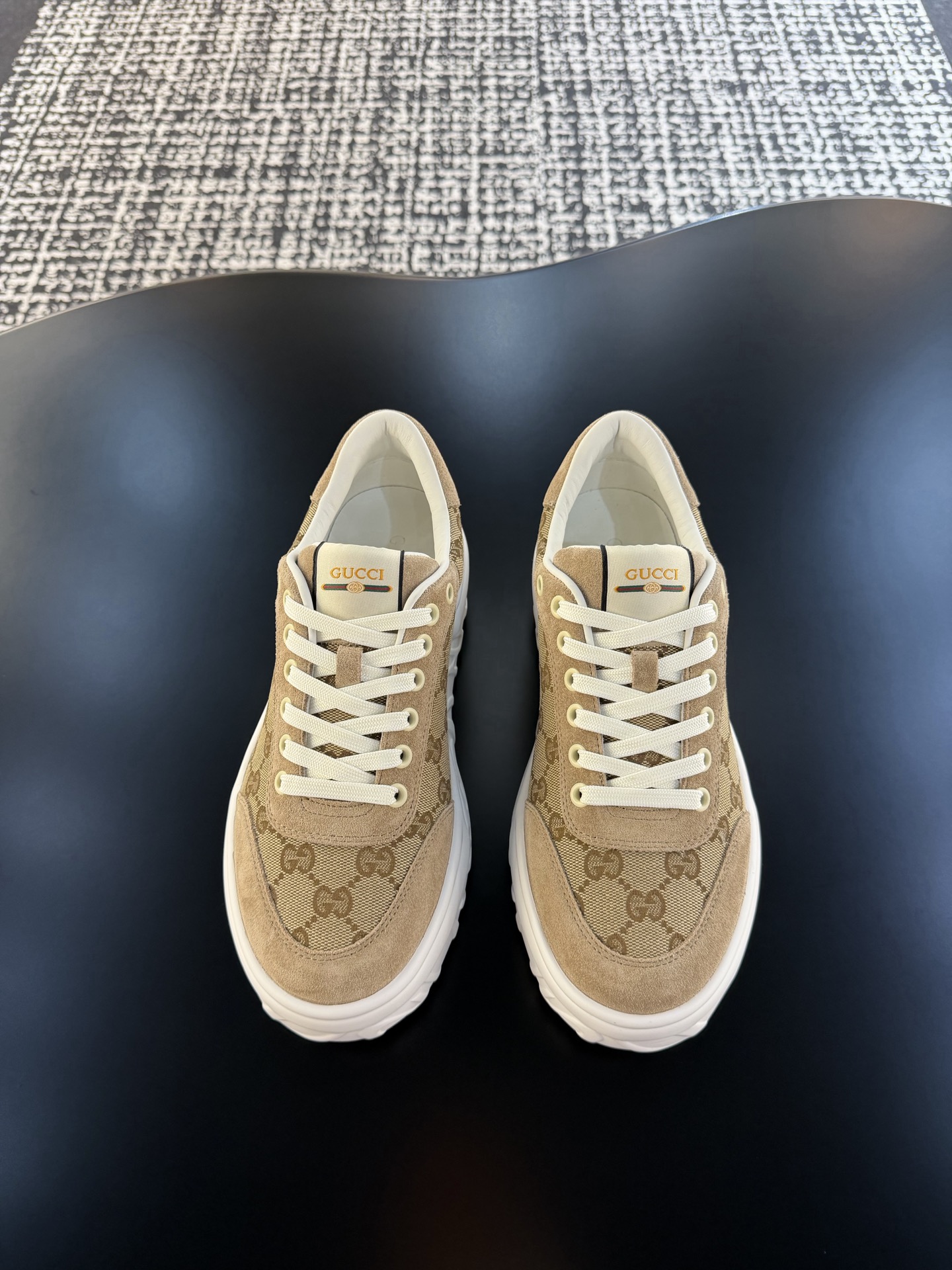 Мужские кроссовки Gucci с логотипом