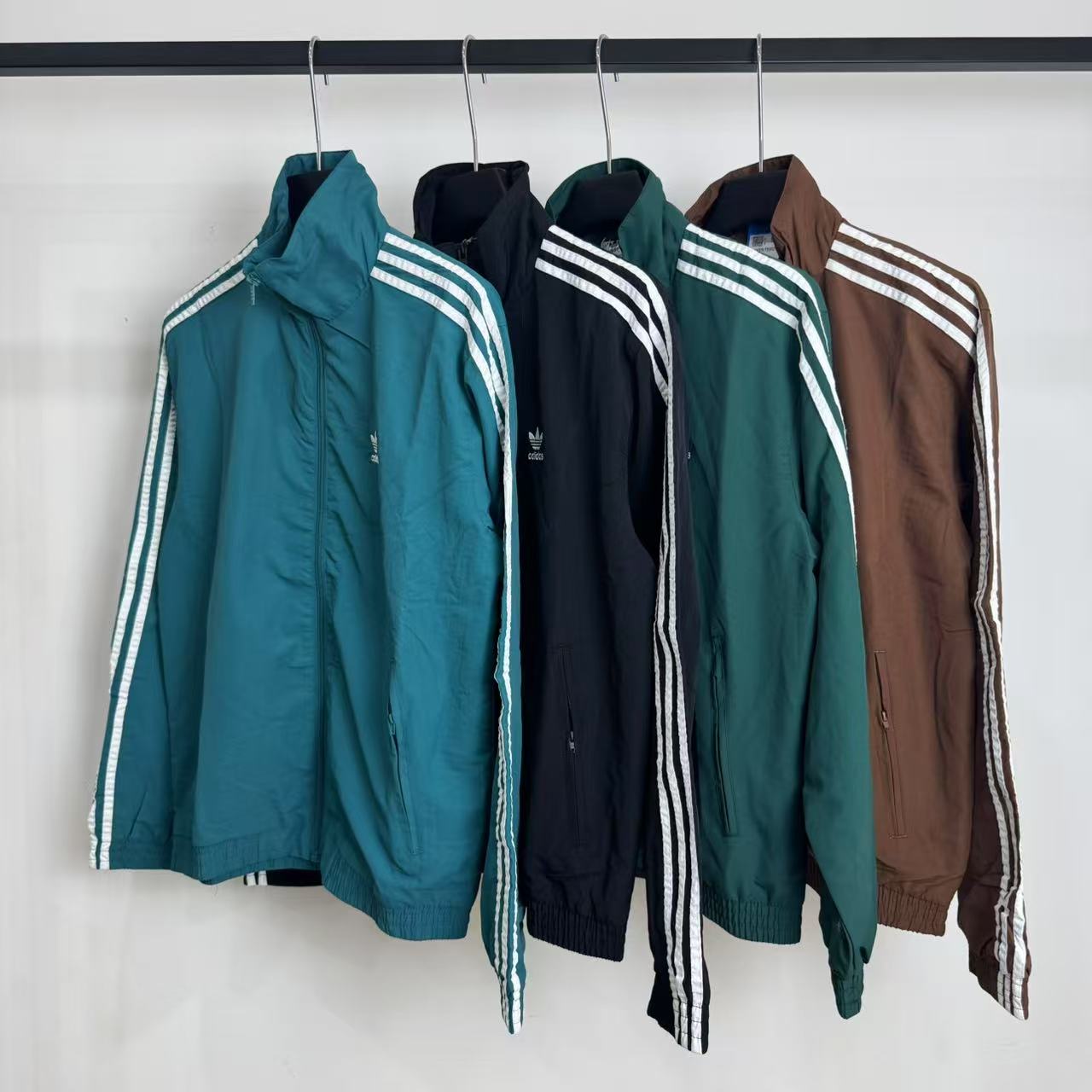 Adidas Originals Four-Color Classic Windbreaker Jacket, Embroidered, Lightweight 2 i1740036971352 434 0 0