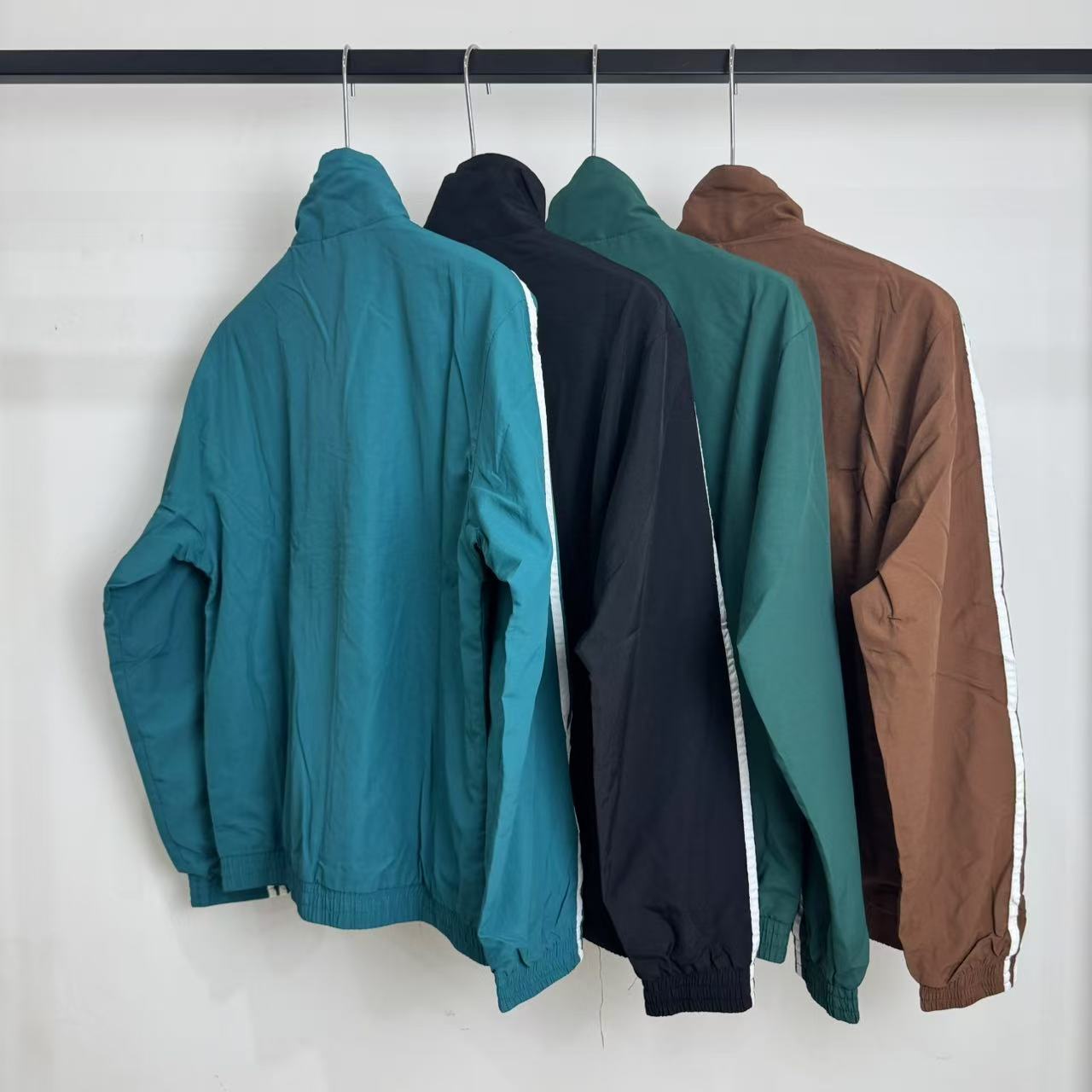 Adidas Originals Four-Color Classic Windbreaker Jacket, Embroidered, Lightweight 3 i1740036972709 7834 0 1