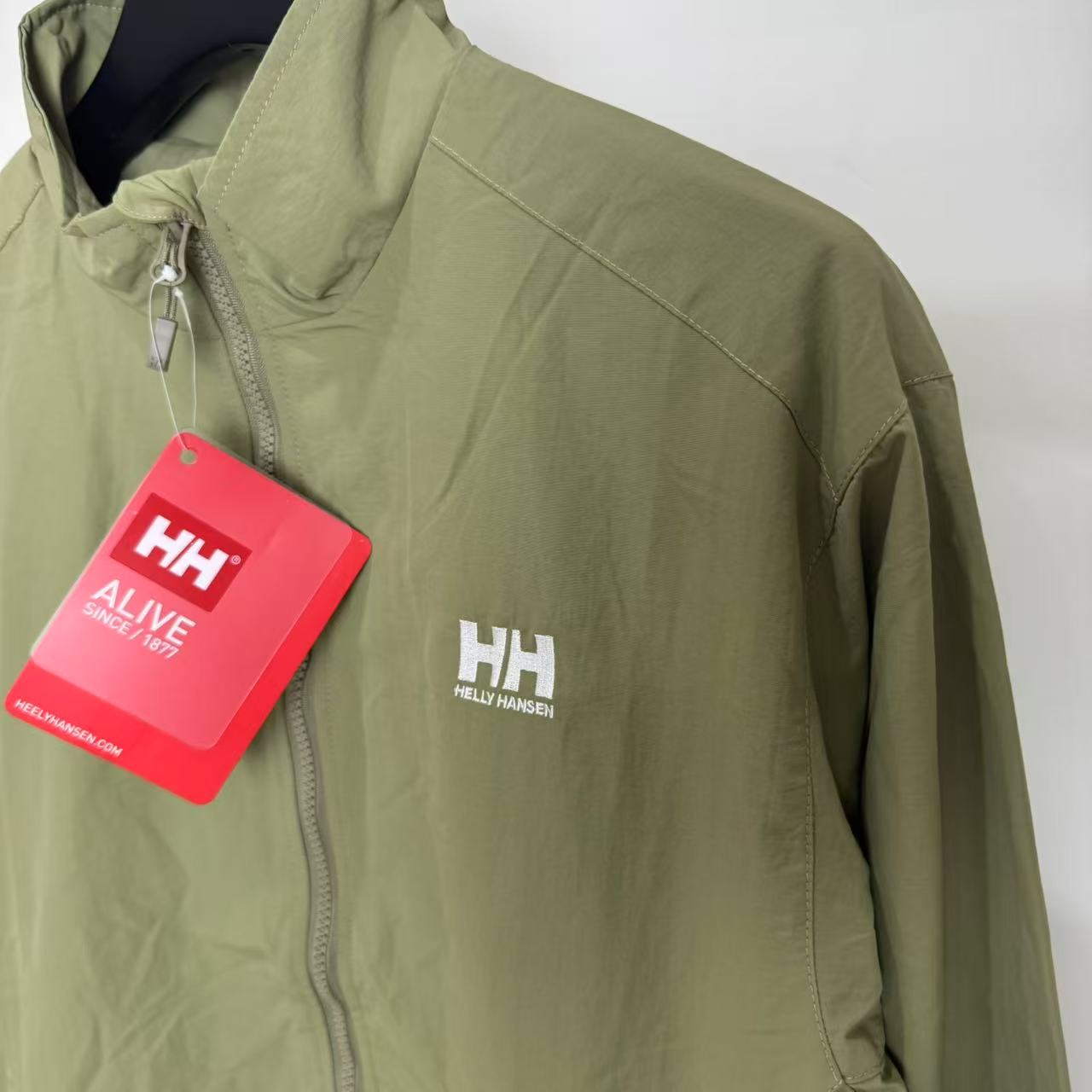 Helly Hansen Embroidered Stand Collar Jacket, Windproof & Stylish 5 i1740039614665 2935 0 3