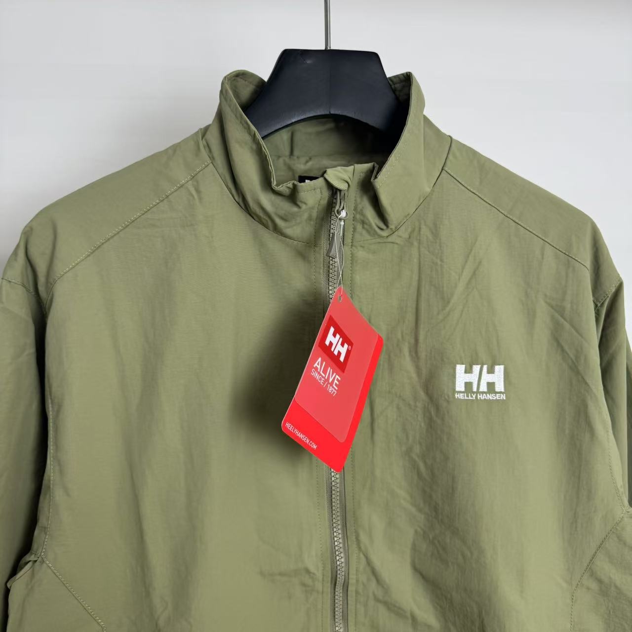 Helly Hansen Embroidered Stand Collar Jacket, Windproof & Stylish 3 i1740039614665 9006 0 1
