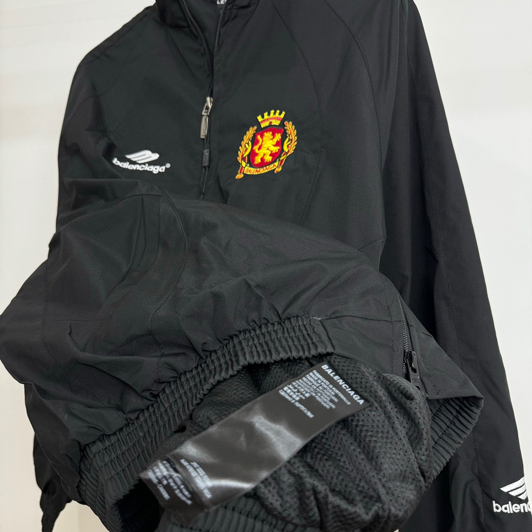 Balenciaga Paris BLCG 24SS United Football Jacket: High-Quality, All-Fruit Fabric, Custom Zipping, Unisex, Black, Various Sizes - 图片 9