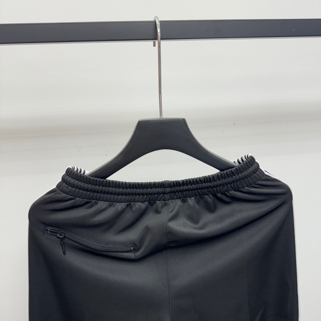 NEEDLES Brand Overview: Retro Style, Japanese Embroidery, Custom Bags, Various Colors & Sizes - 图片 6