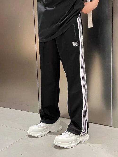 Pantalones Deportivos Needles con Diseño de Mariposa y Cinta Tejida 1 Pantalones Deportivos Needles con Diseño de Mariposa y Cinta Tejida