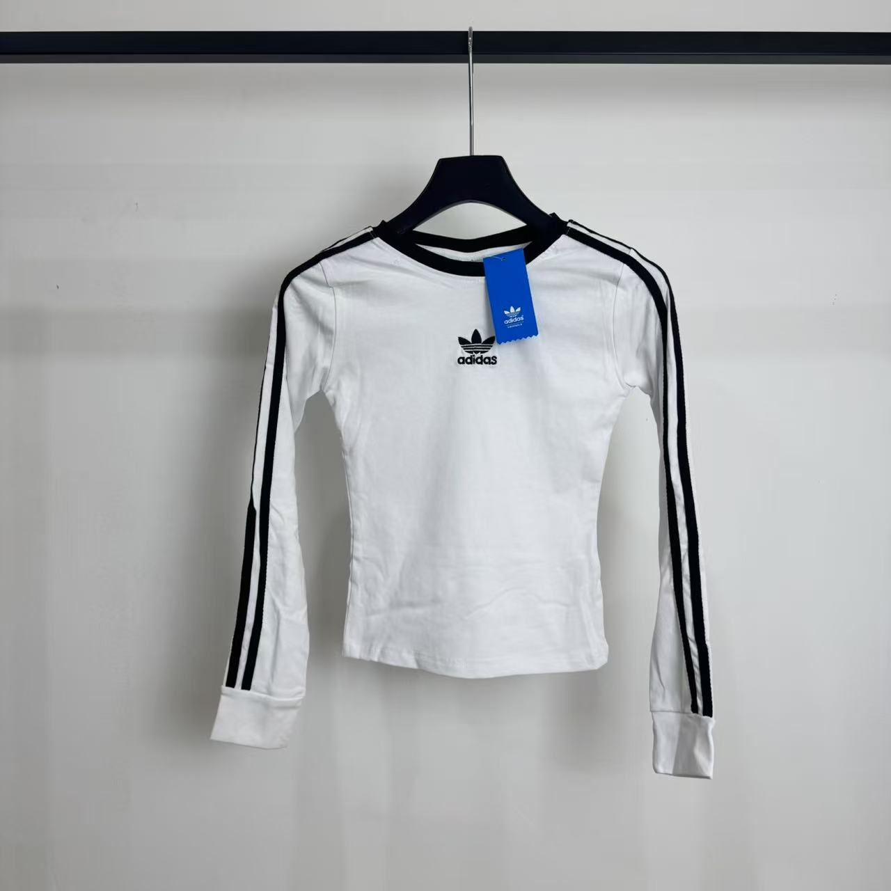 Adidas Trefoil Long Sleeve T-Shirt - Embroidered Summer Essential 2 i1740065036785 9316 0 4