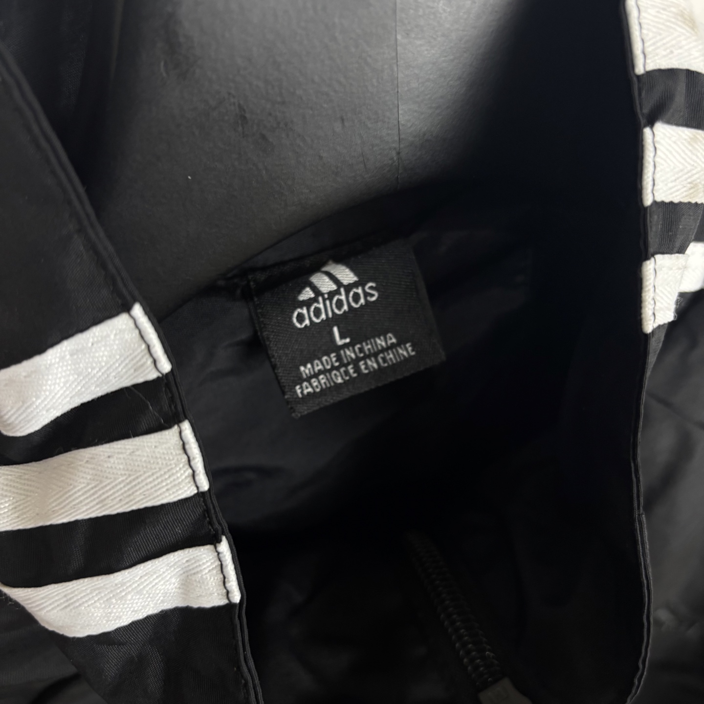Adidas Men's Lightweight Windbreaker Jacket with Signature Three-Stripe Design 5 i1740840986709 2282 0 3