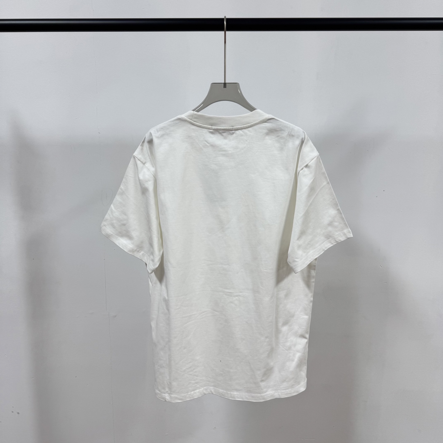 Adidas Clothing Overview: Quality, Comfort, and Style in Various Sizes and Colors - 图片 2