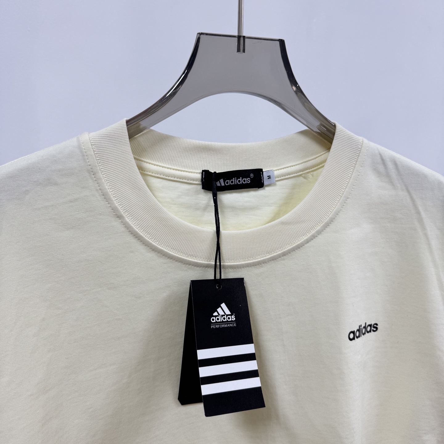 Adidas High-Quality Clothing Overview: Sizes, Materials, and Brand Values - 图片 3