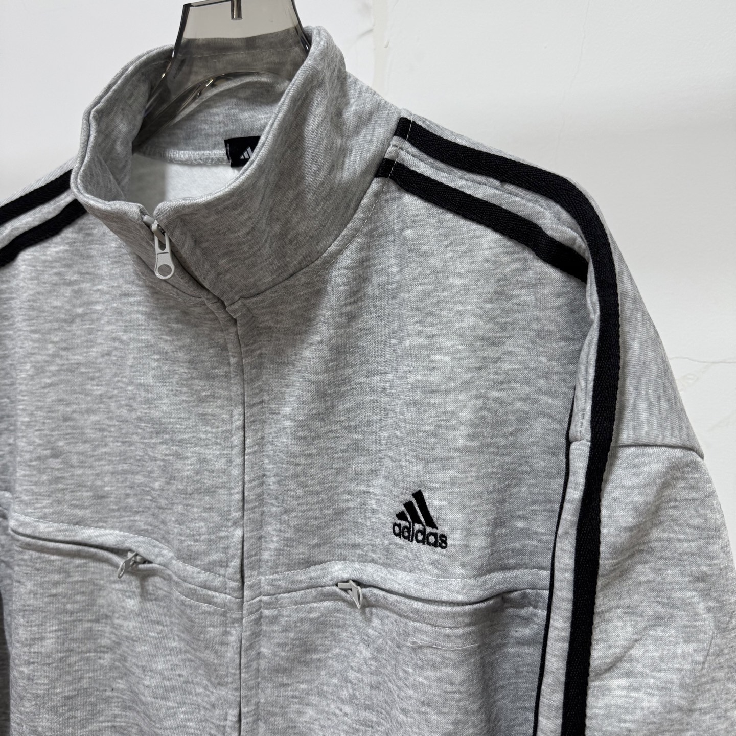 Adidas Clothing Collection Overview: Affordable Prices, Classic Styles, Quality Details, Brand Values. - 图片 4