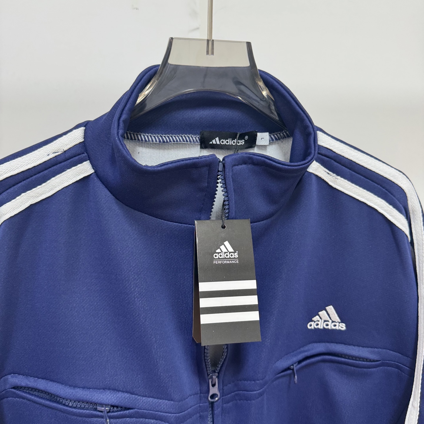 Adidas Clothing Collection Overview: Affordable Prices, Premium Quality, Classic Designs. - 图片 3