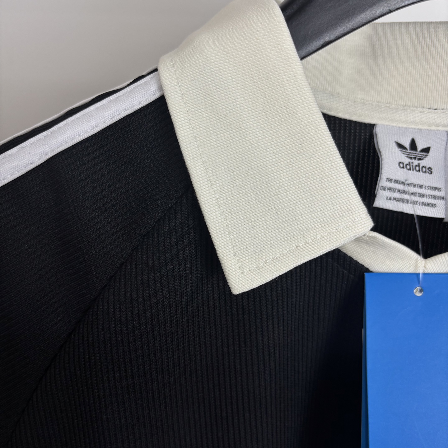 Adidas Classic Embroidered Shirts: Comfortable, Stylish, and Authentic Summer Wear - 图片 6