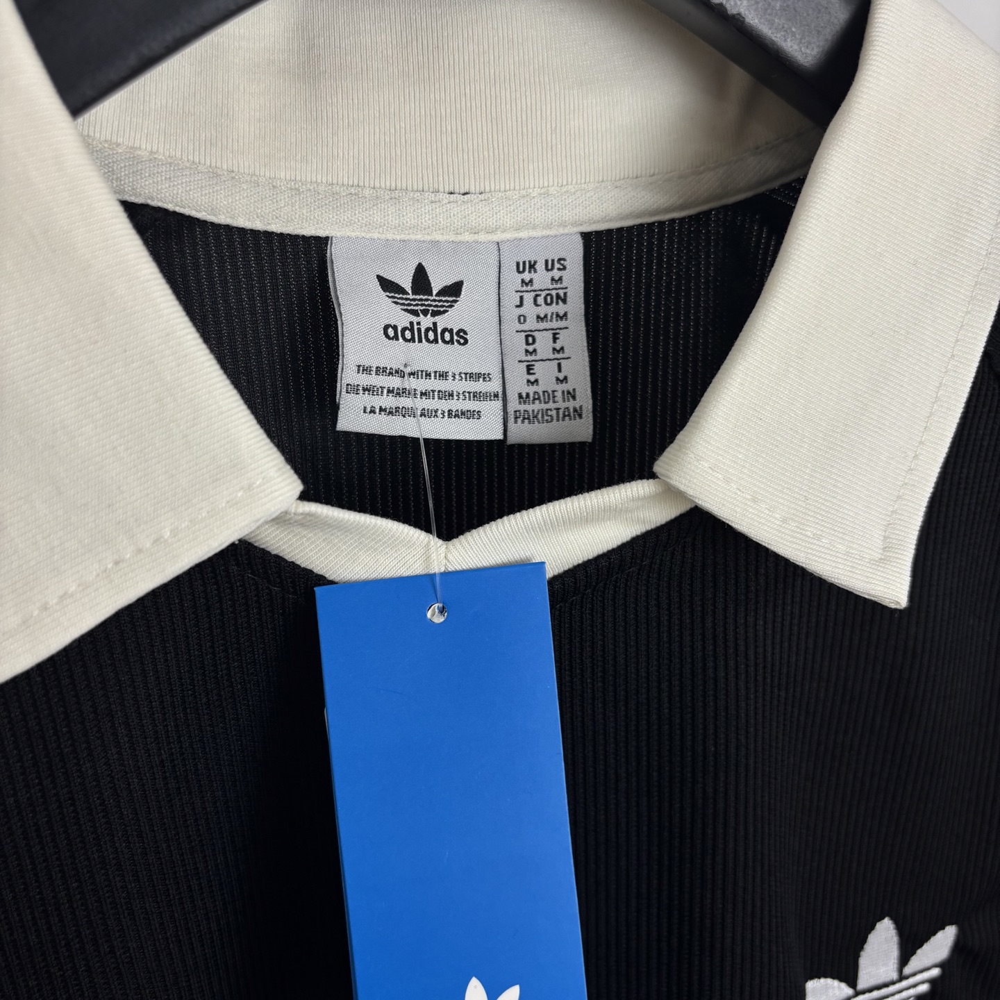 Adidas Classic Embroidered Shirts: Comfortable, Stylish, and Authentic Summer Wear - 图片 3