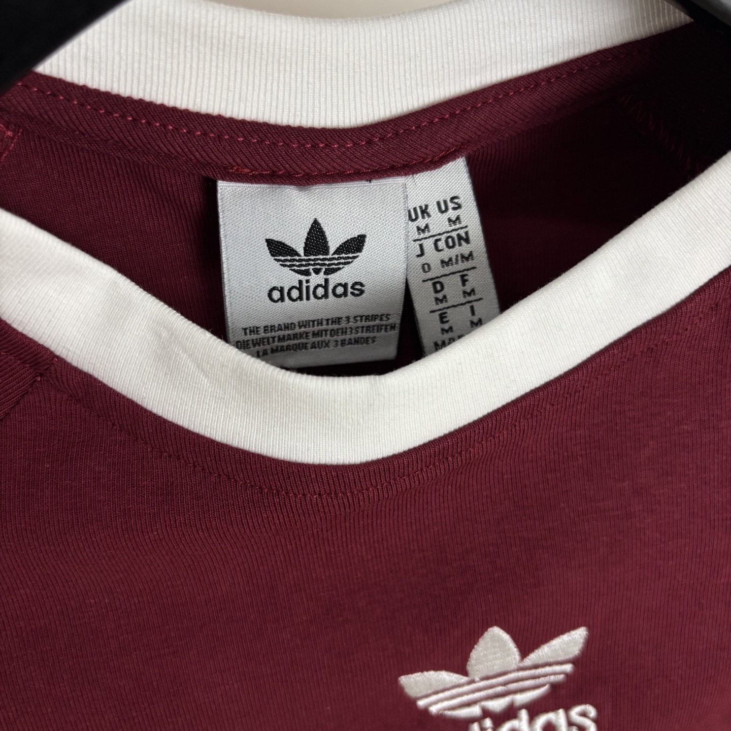 Adidas Women’s Classic Logo T-Shirt Collection with High-Quality Design and Variety. - 图片 3