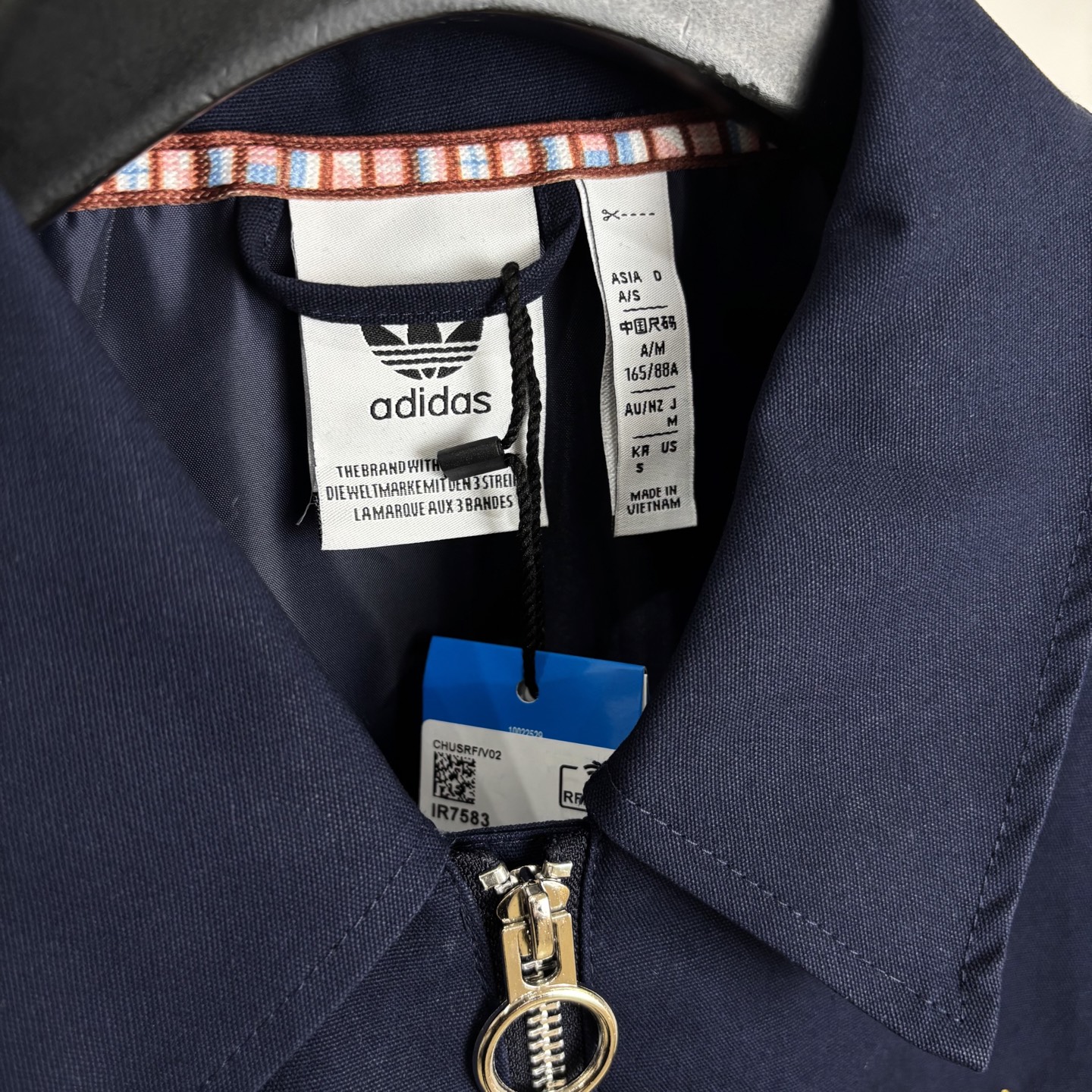 Adidas Apparel Description and Brand Values Summary - 图片 3