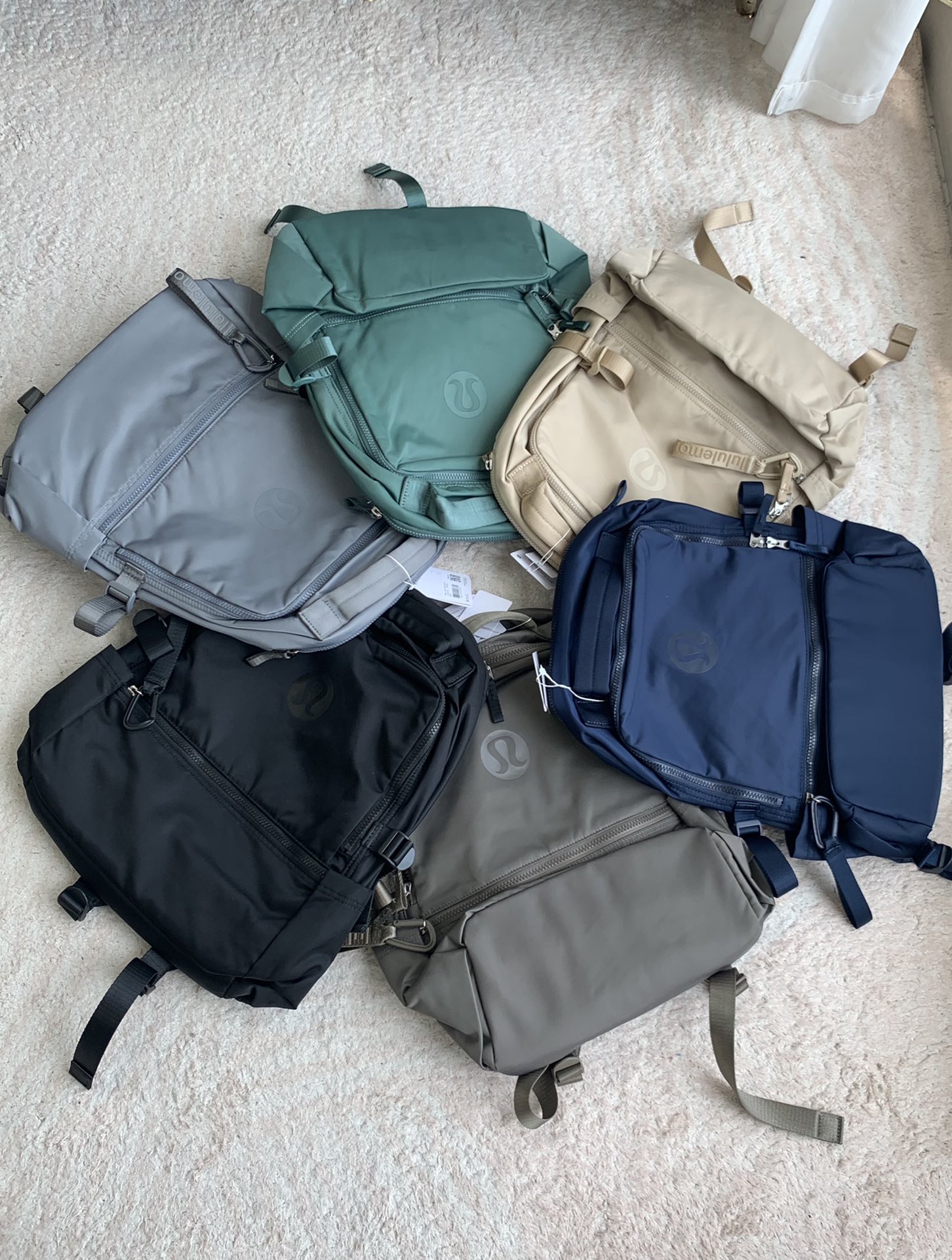Lululemon New Crew Unisex Commuter Backpack - Comprehensive 4