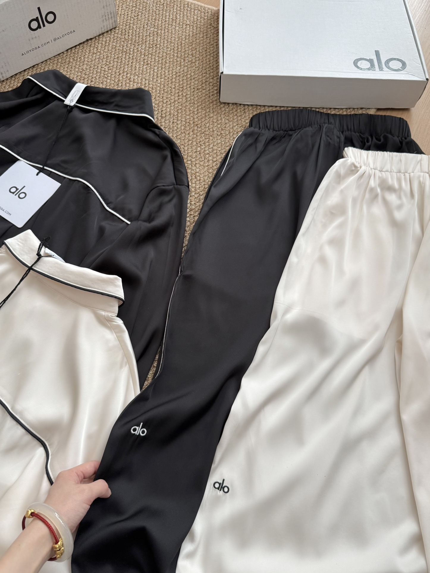 P667 Silk Pyjamas: Comfortable and Cute One-Size-Fits-All Dress with Black and White Design - 图片 7
