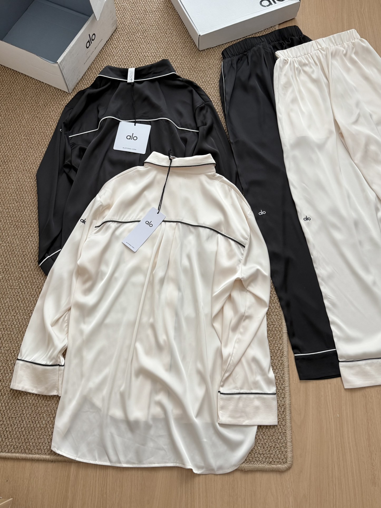 P667 Silk Pyjamas: Comfortable and Cute One-Size-Fits-All Dress with Black and White Design - 图片 5