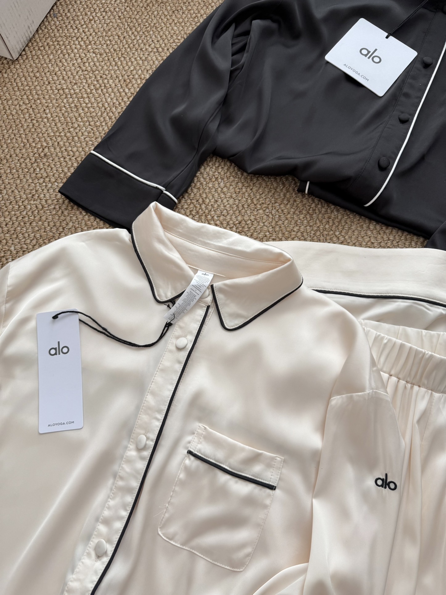 P667 Silk Pyjamas: Comfortable and Cute One-Size-Fits-All Dress with Black and White Design - 图片 9