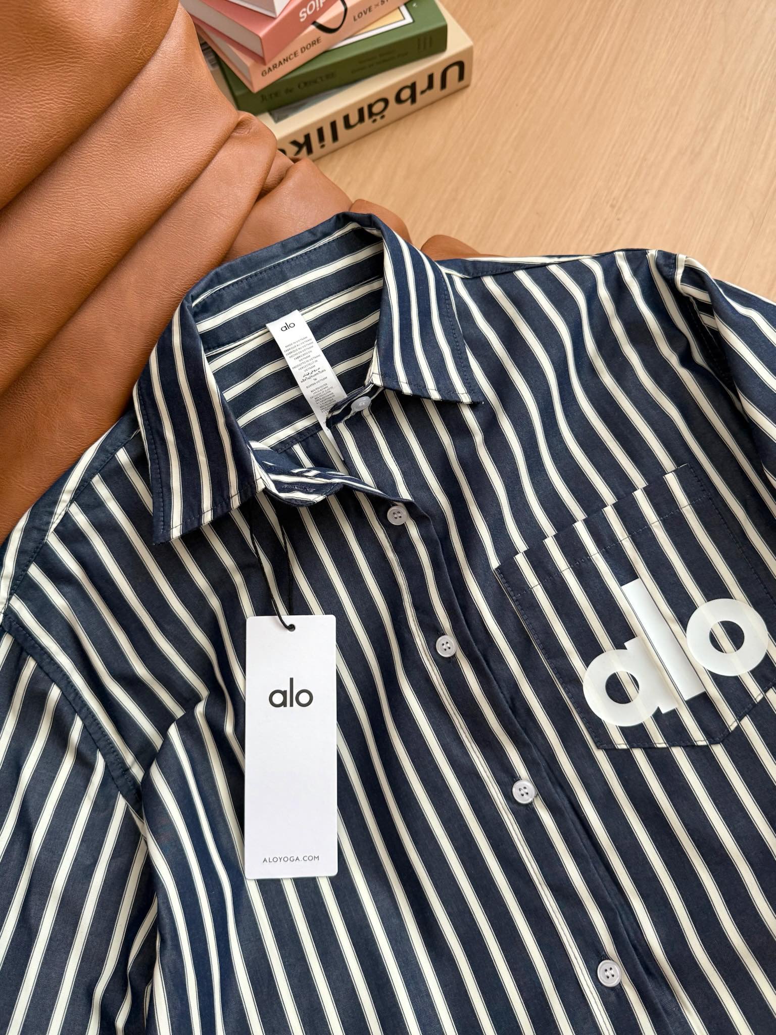 “Versatile Female Suit P483 with Classic Blue-and-White Stripes and Comfortable Fabric” - 图片 6