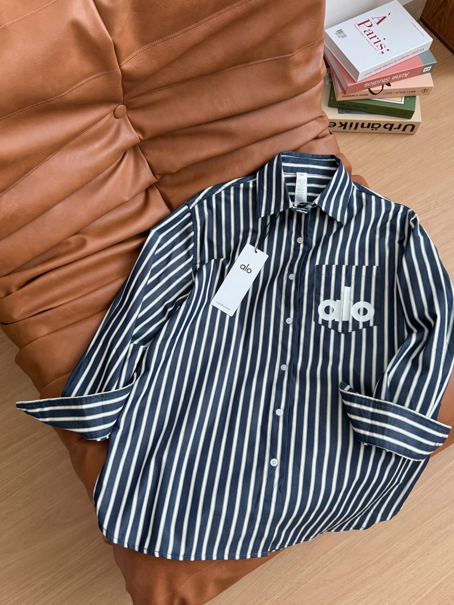 “Versatile Female Suit P483 with Classic Blue-and-White Stripes and Comfortable Fabric” - 图片 5