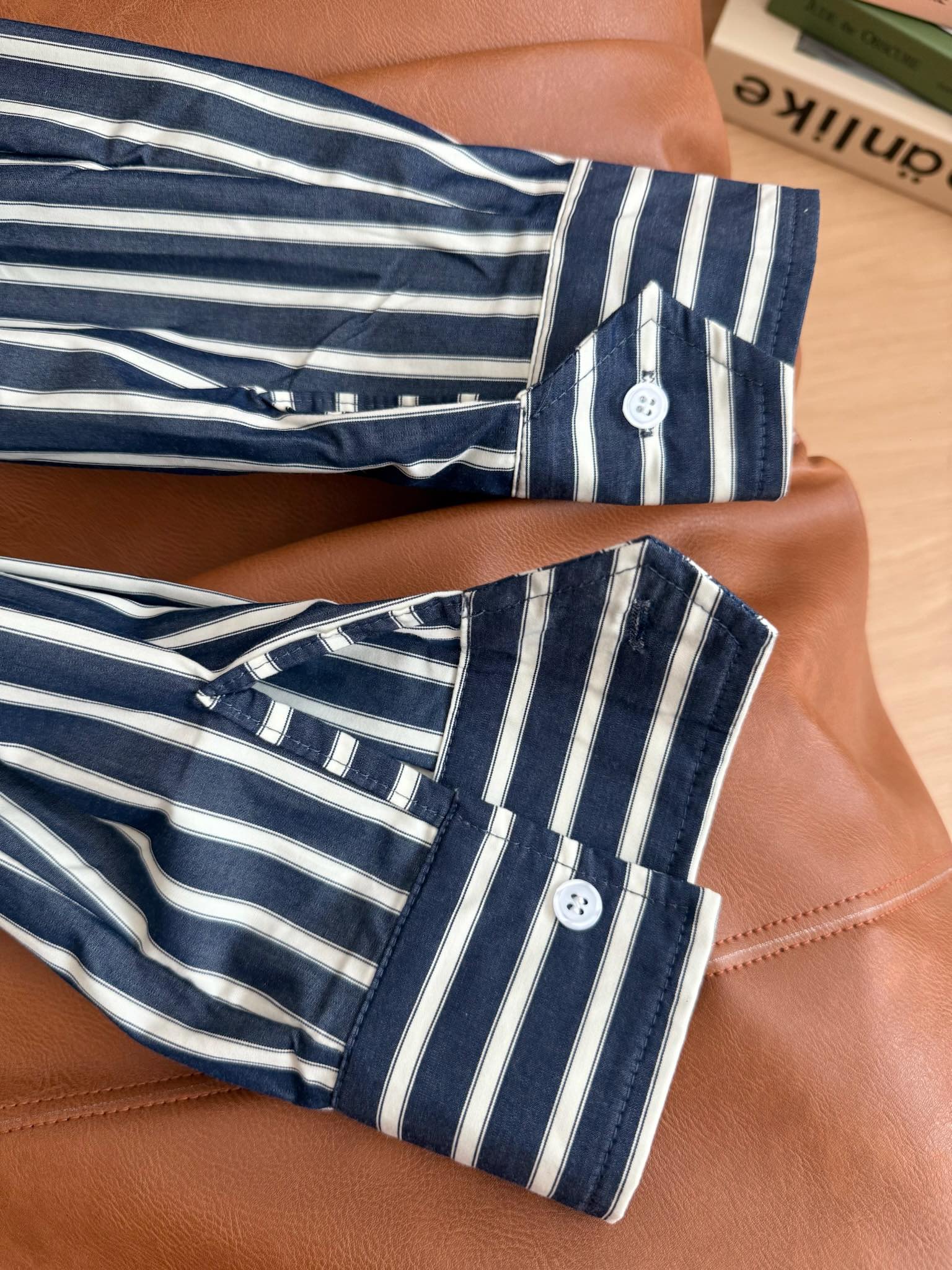 “Versatile Female Suit P483 with Classic Blue-and-White Stripes and Comfortable Fabric” - 图片 8