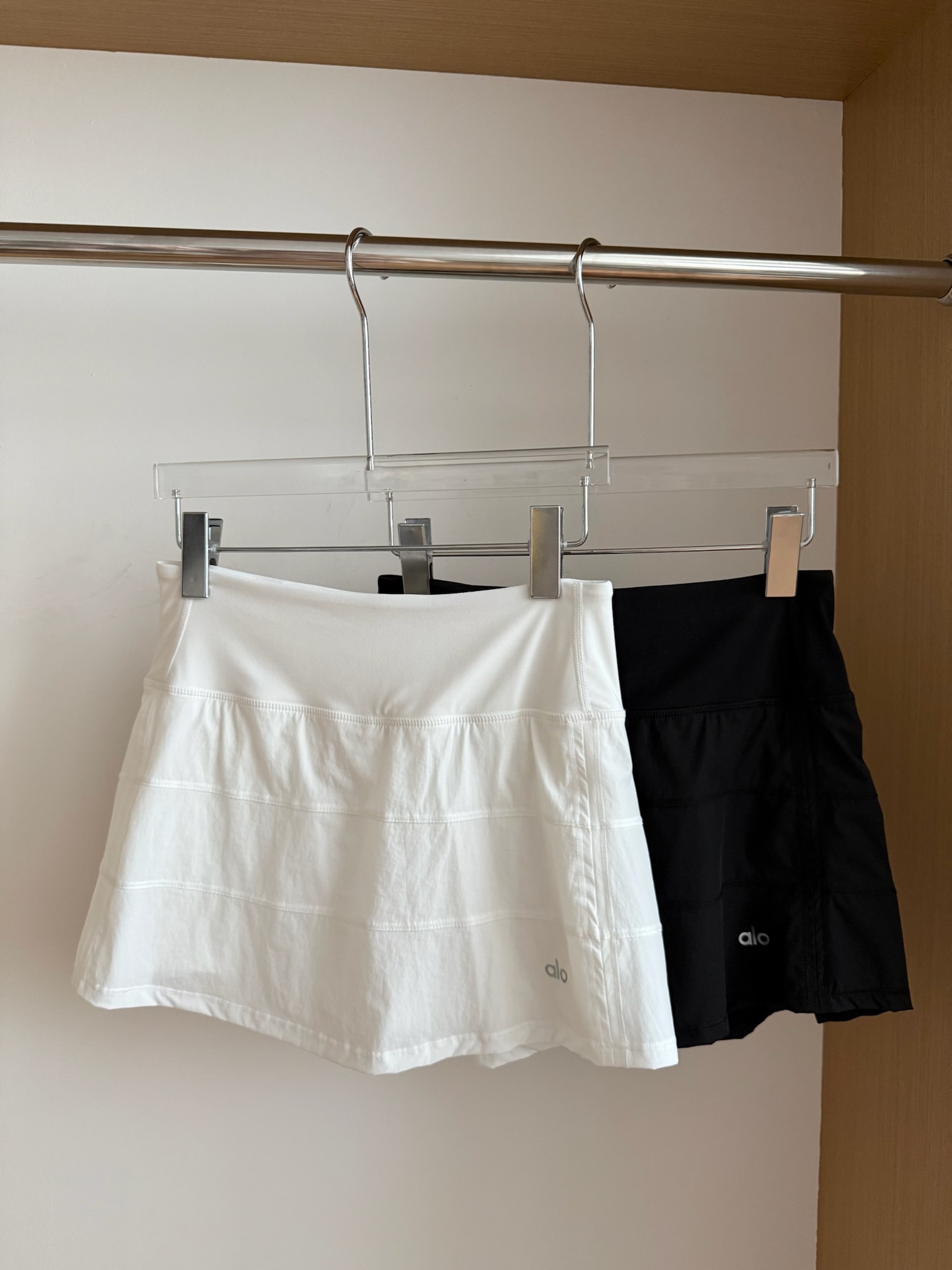 Anli’s P460 Two-Colored Dress: Classic, Versatile, and Comfortable