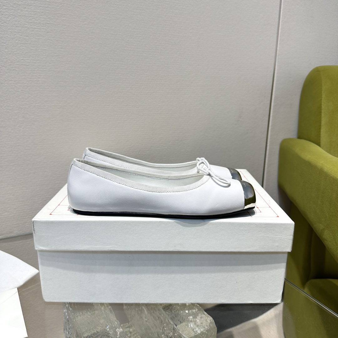McQueen Ironhead Butterfly Ballet Shoes: Timeless Elegance in Quality Materials - 图片 6