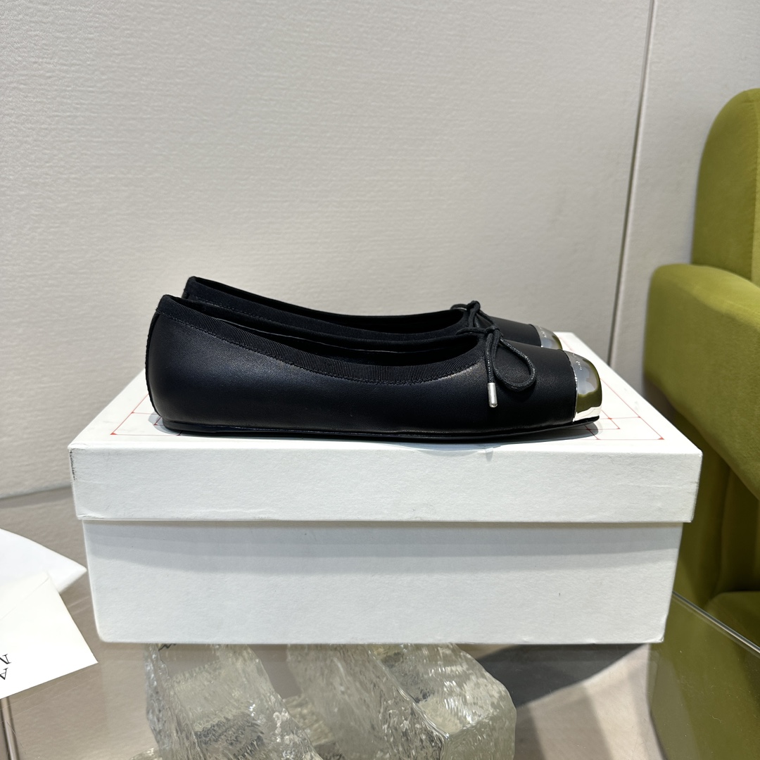 McQueen Ironhead Butterfly Ballet Shoes: Timeless Design with Premium Materials. - 图片 8