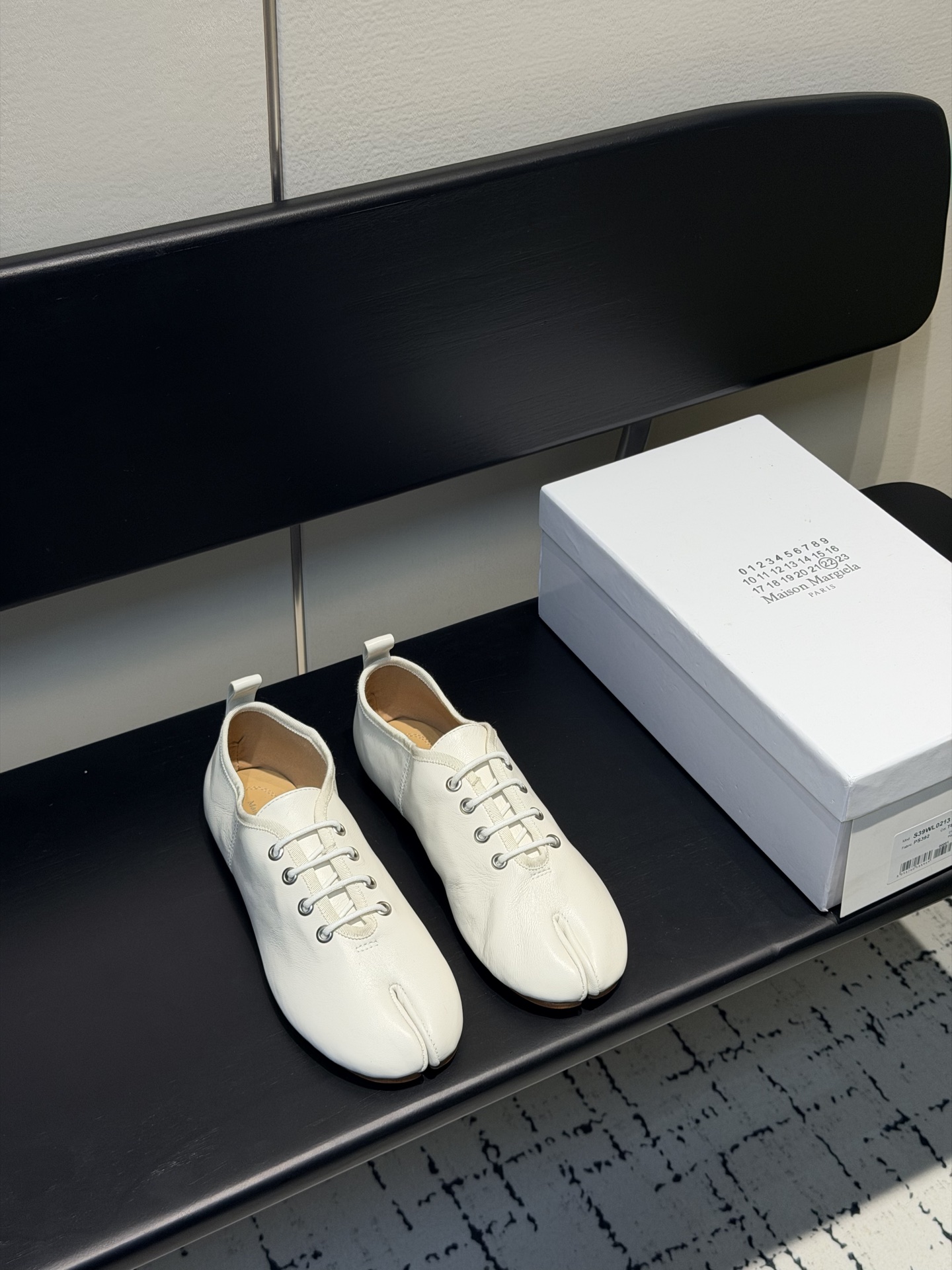 NO:680307,High quality!  Maison Margiela MM6 split-toe shoes Tabi Italian vegetable-tanned sheepskin!  Welcome to compare with the real original outsole!  Size: 35-39 other sizes customized, split-toe shoes, masion margiela, sheepskin19860909高定品质！Maison Margiela MM6分趾鞋 Tabi 意产植鞣羊皮！ 欢迎对比 真正的原版大底！ Size:35-39其他码数定做,分趾鞋,masion margiela,sheepskin,Women's Shoes