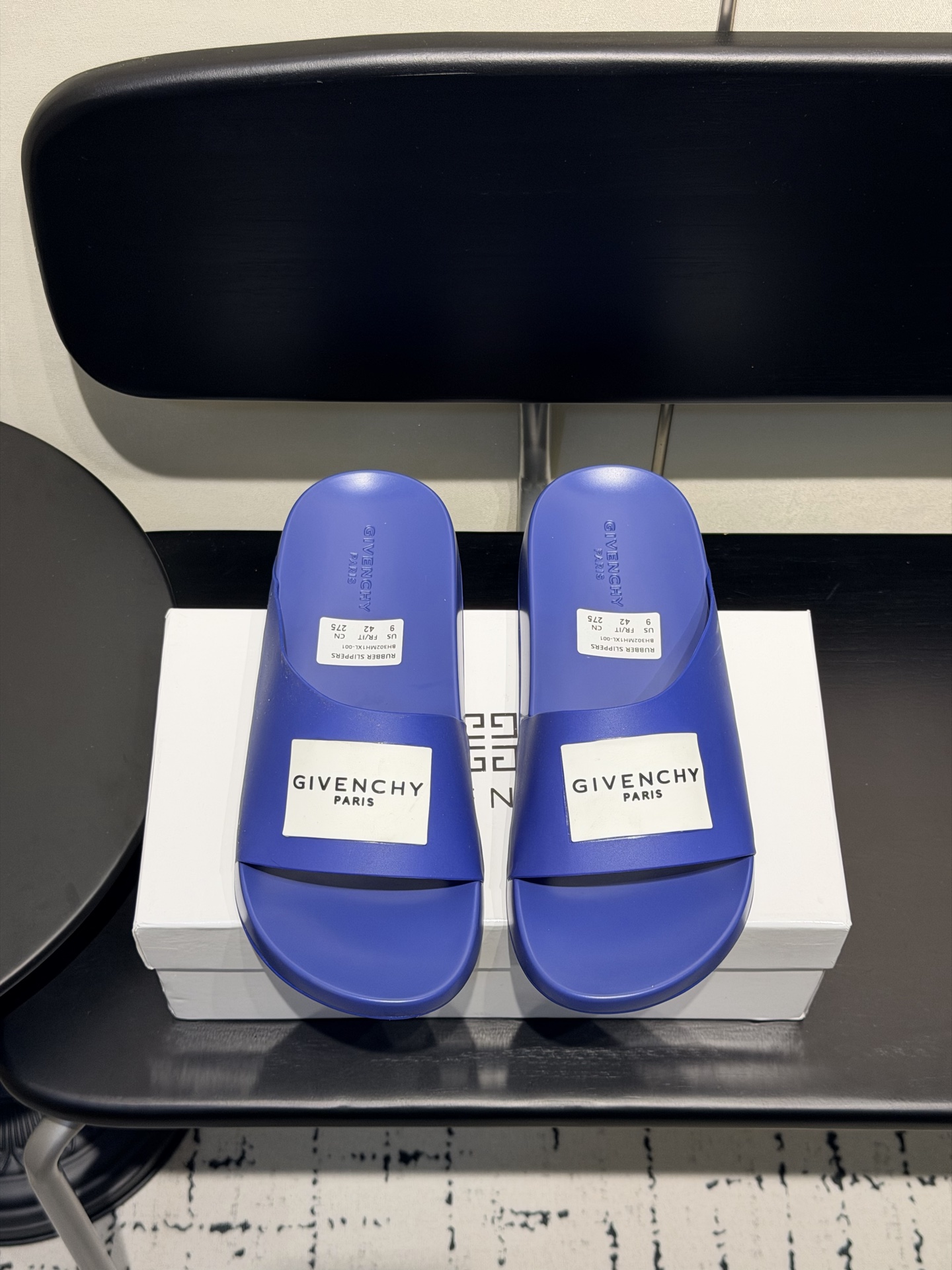 NO:819940,Ready supply Brand Givenchy Standard code 38-46 The same grade as the official website Material original material design Original lightweight, soft and wear-resistant combination outsole Style category Men's fashion sandals Distinguished luxury brand elements Top luxury, slippers, givenchy, slippers19860909现货供应 品牌纪梵希 标准码38-46 等级官网同款 材料原厂材质设计 原版轻便柔软耐磨组合大底 款式类别男士时尚凉拖鞋 尊贵奢侈品大牌元素 顶级奢华,拖鞋,givenchy,slippers,Women's Shoes