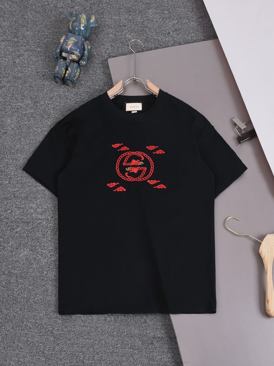 gucci 25SS primavera-verano última colección, edición limitada del Año de la Serpiente, camiseta de manga corta de cuel…