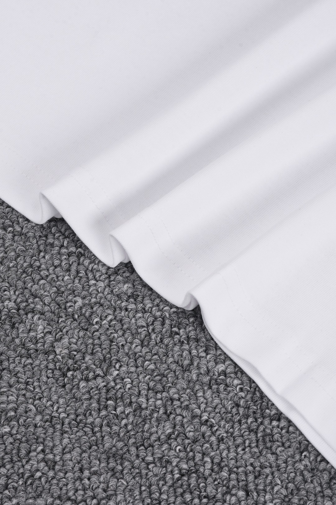 Classic Logo Short-Sleeved T-Shirts in Exclusive Cotton Fabric – YSL 25SS Collection - 图片 9