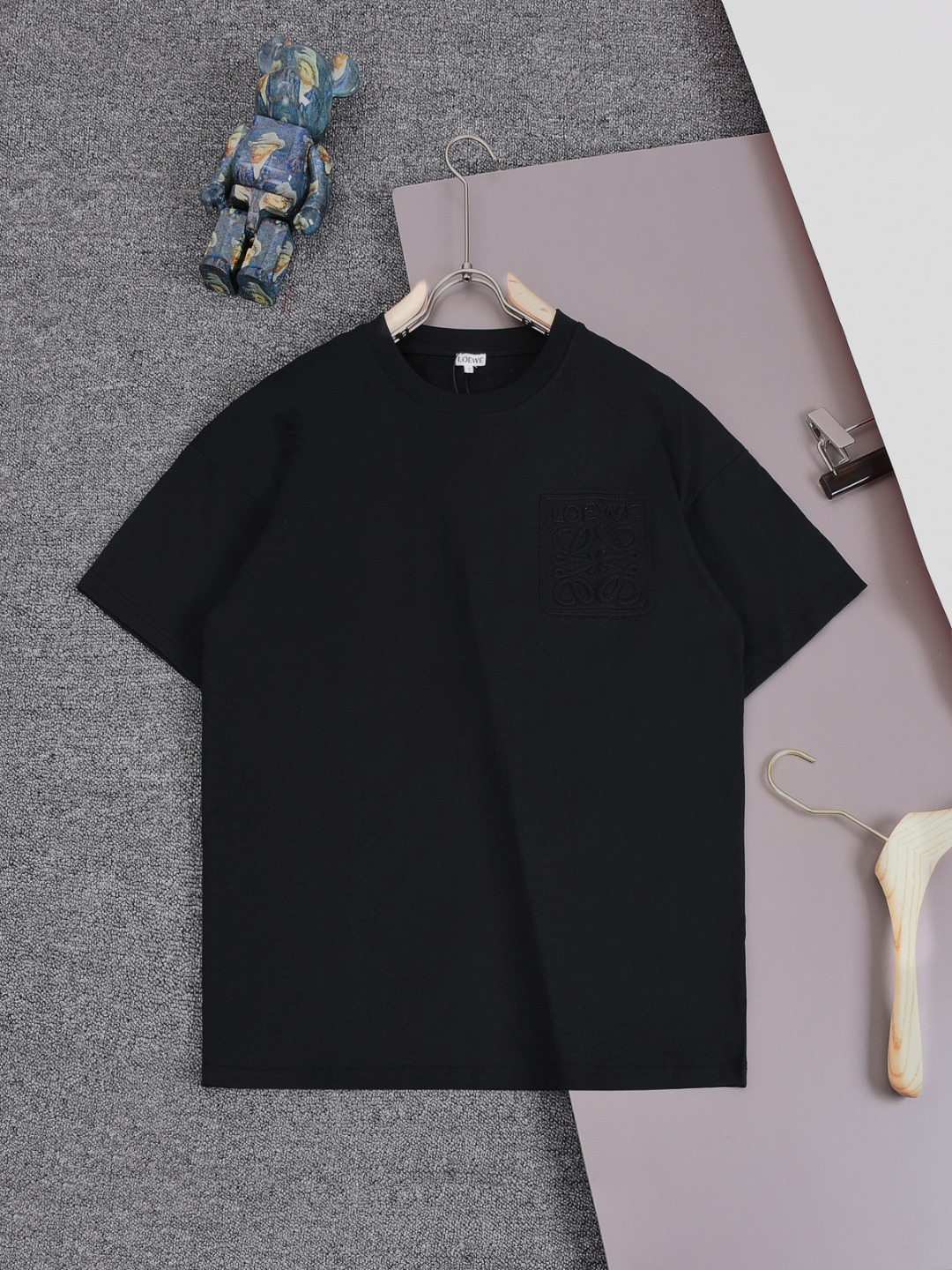 🅿️85 LOEWE 25SS Loewe, último modelo, logo en relieve, camiseta de cuello redondo con estampado, moderna, sincronizada…