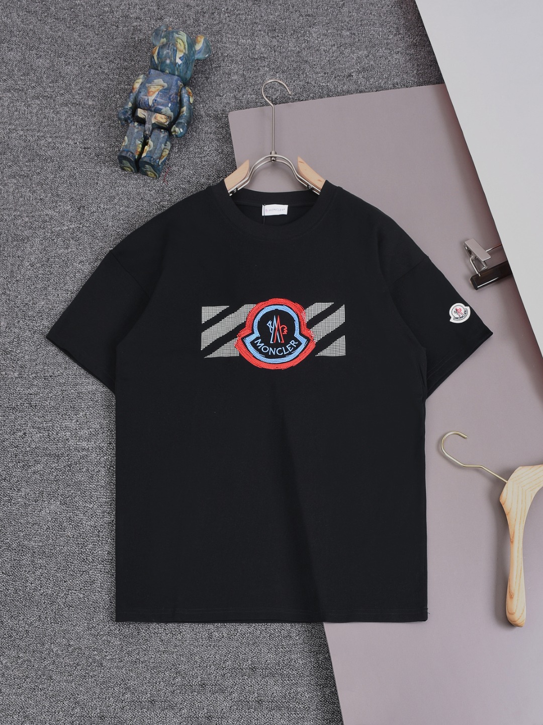 Moncelr 25SS 蒙口 Último modelo: camiseta de cuello redondo con estampado personalizado, algodón puro de mostrador, síncr…
