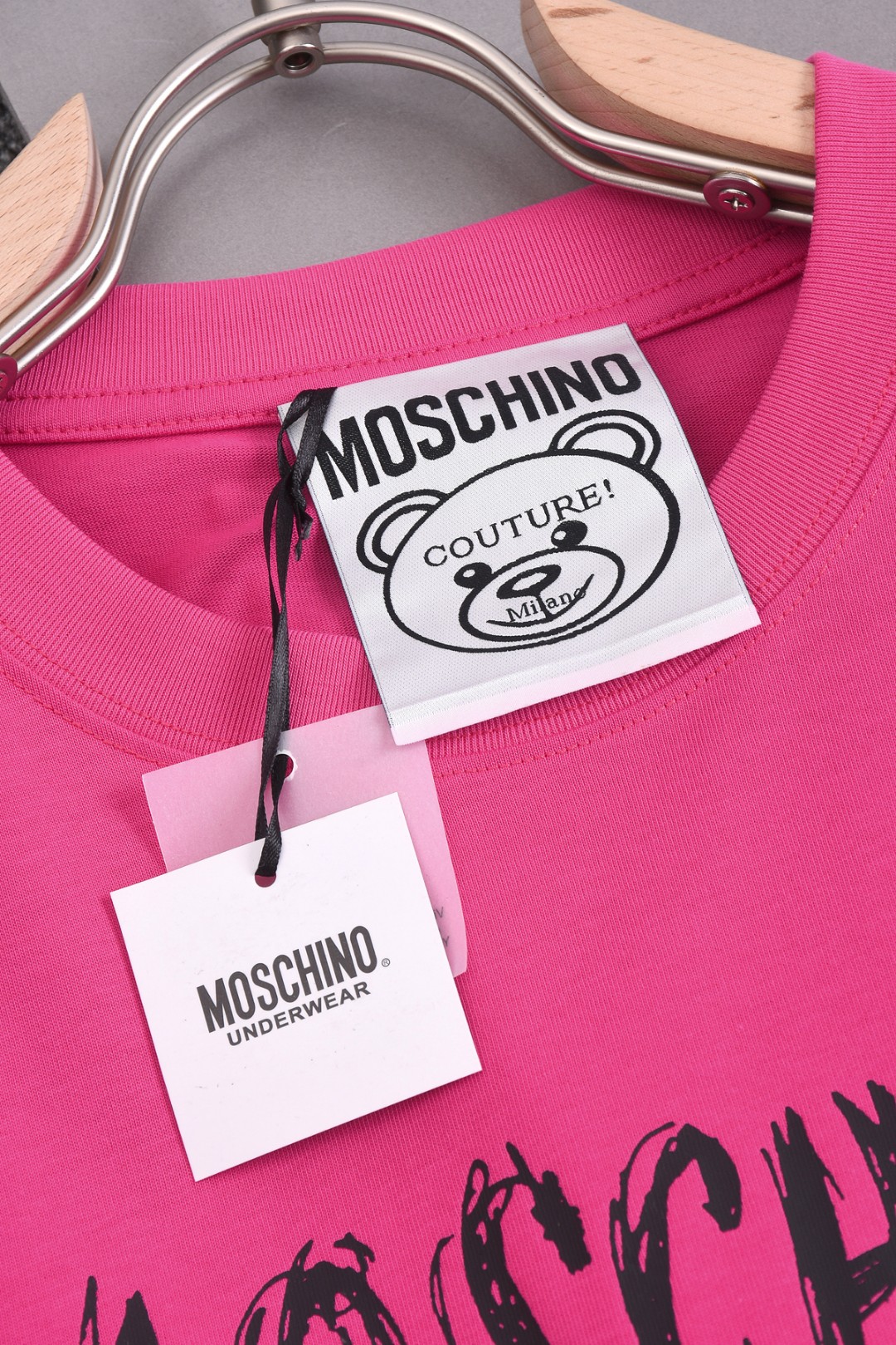 CJ Moschino 25SS Men’s T-Shirt Collection Summary: Classic logo design, durable, cozy. - 图片 8
