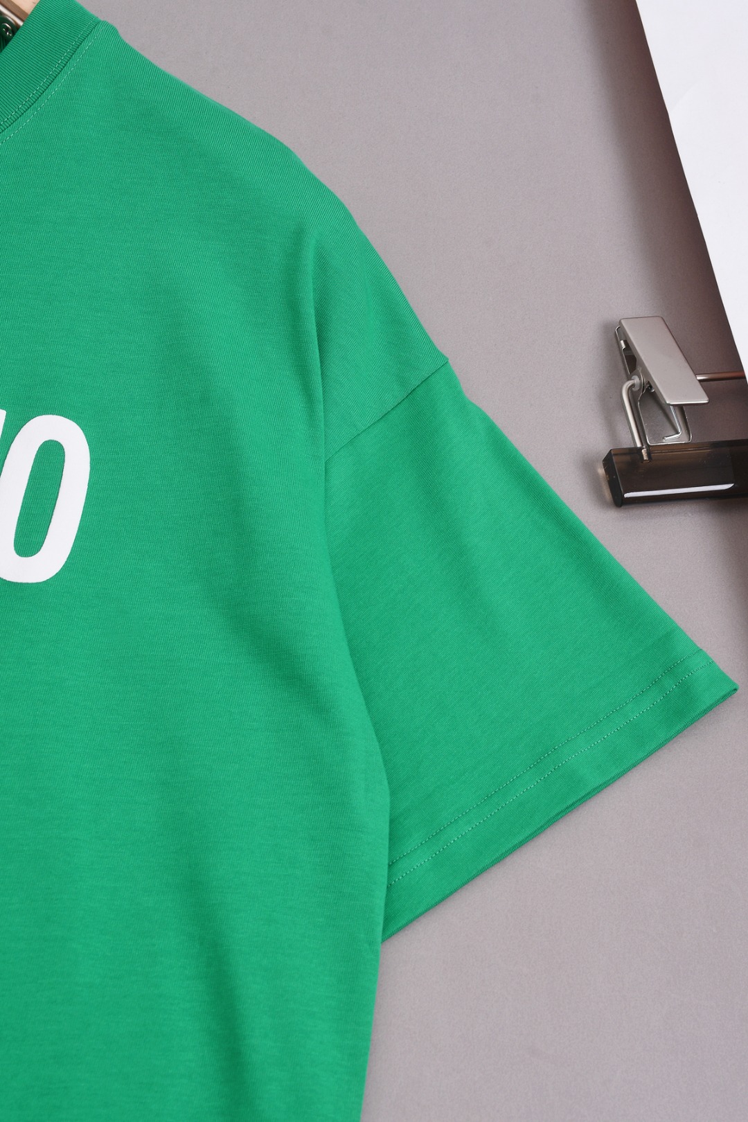 CJ Moschino 25SS T-Shirts: Classic Logo Design, Exclusive Cotton Fabric, Various Colors & Sizes - 图片 6