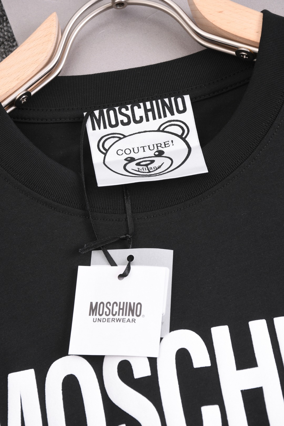 Classic Cj Moschino Men’s T-shirts: Comfortable, Durable, and Stylish in Exclusive Cotton. - 图片 8