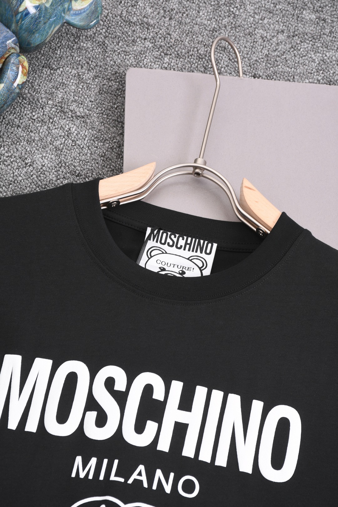 Classic Cj Moschino Men’s T-shirts: Comfortable, Durable, and Stylish in Exclusive Cotton. - 图片 2