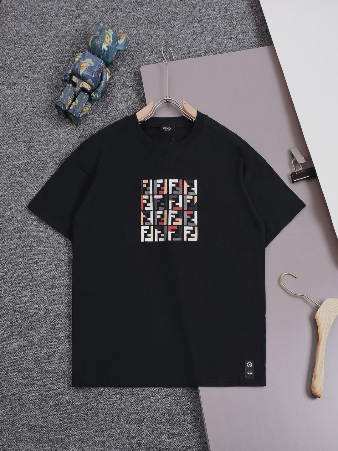 FENDI 25SS Fendi última colección doble FF pequeño monstruo bloque de colores bordado estampado cuello redondo camiseta…