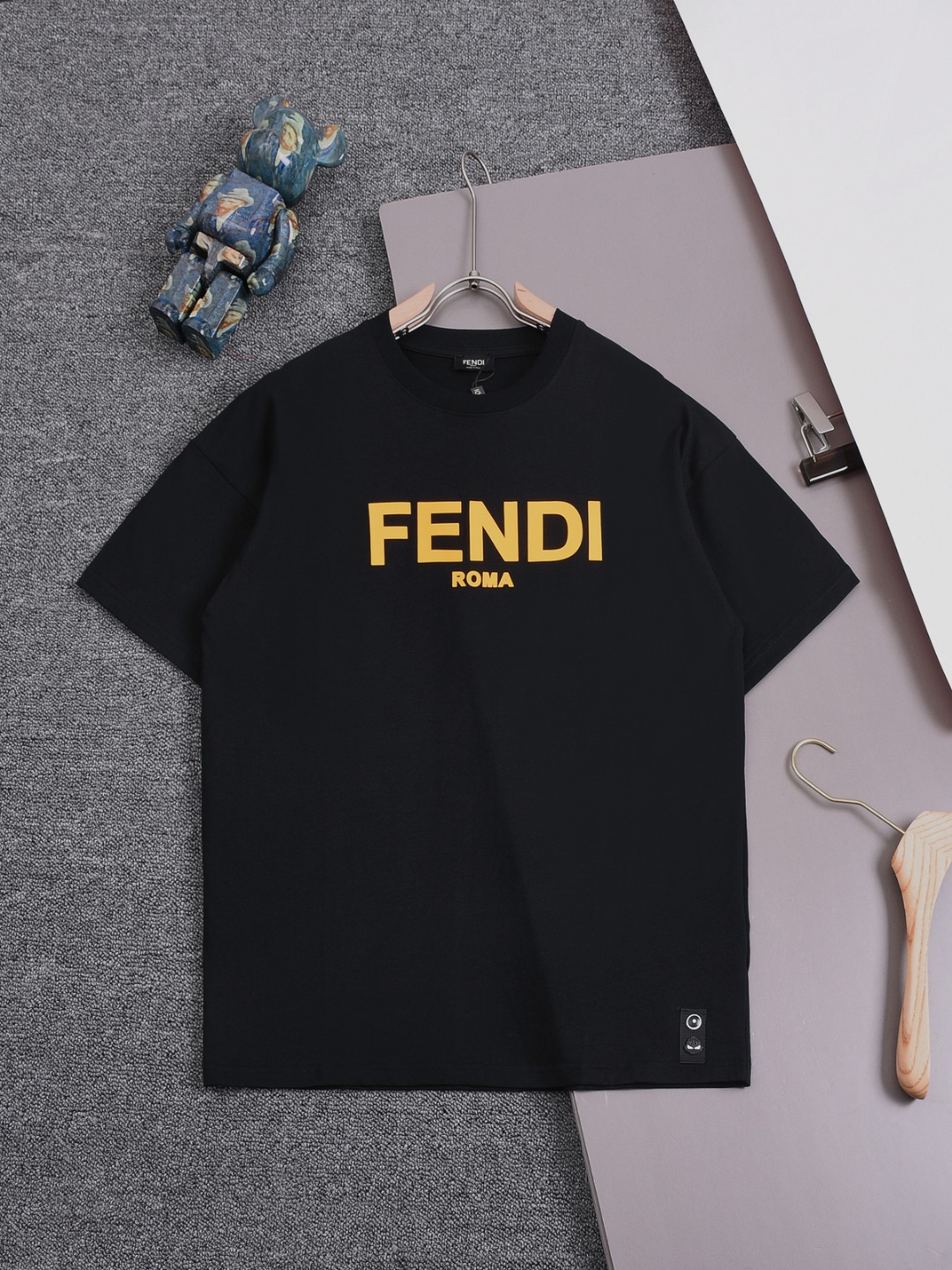 FENDI 25SS Fendi última colección doble FF pequeño monstruo letras estampadas en relieve cuello redondo camiseta de mod…
