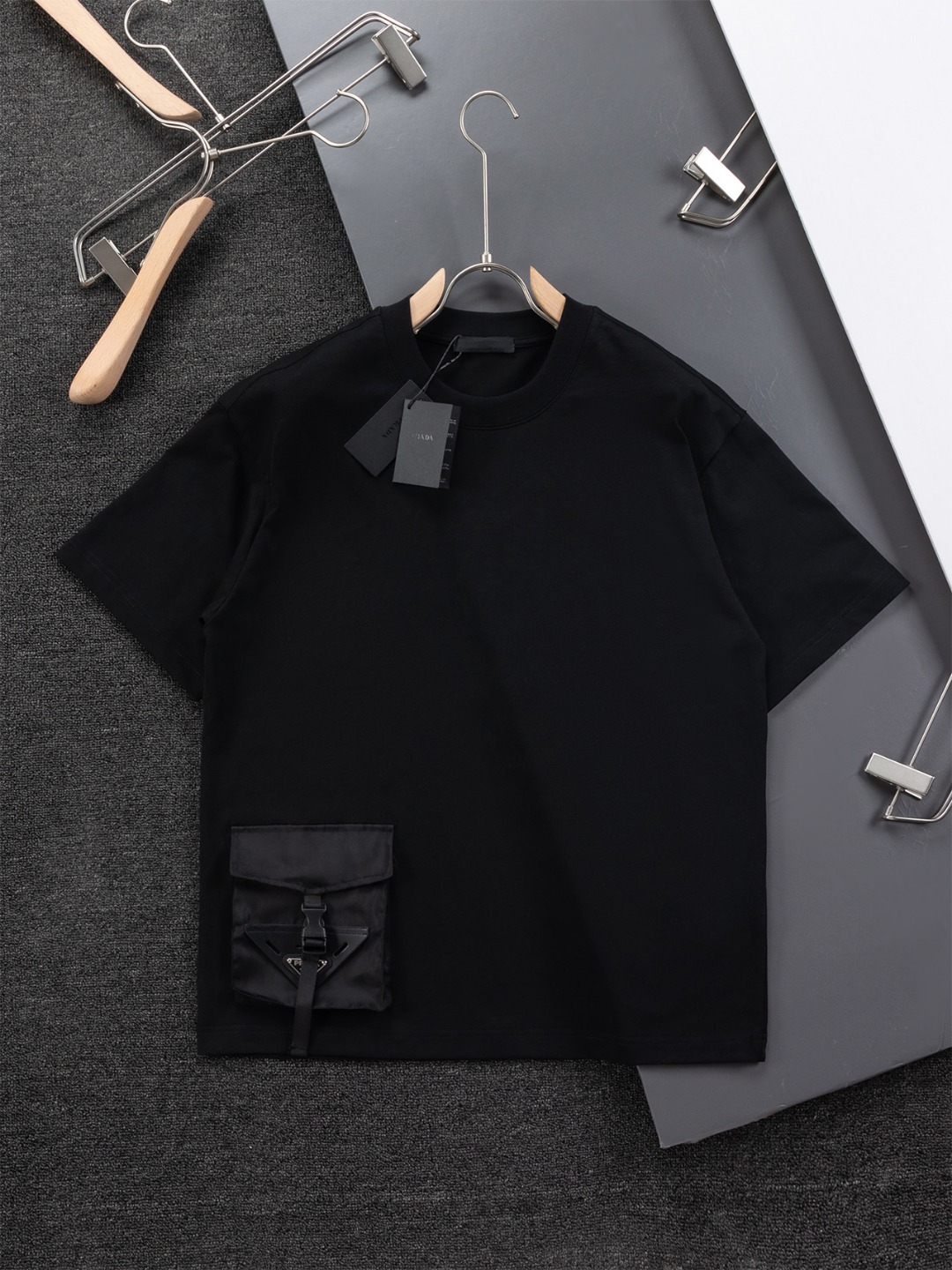 La versión más alta de PRAD, versión ligeramente ancha S-Xl Prada/25ss nuevo logo triangular cosido bolsillos de cuero …