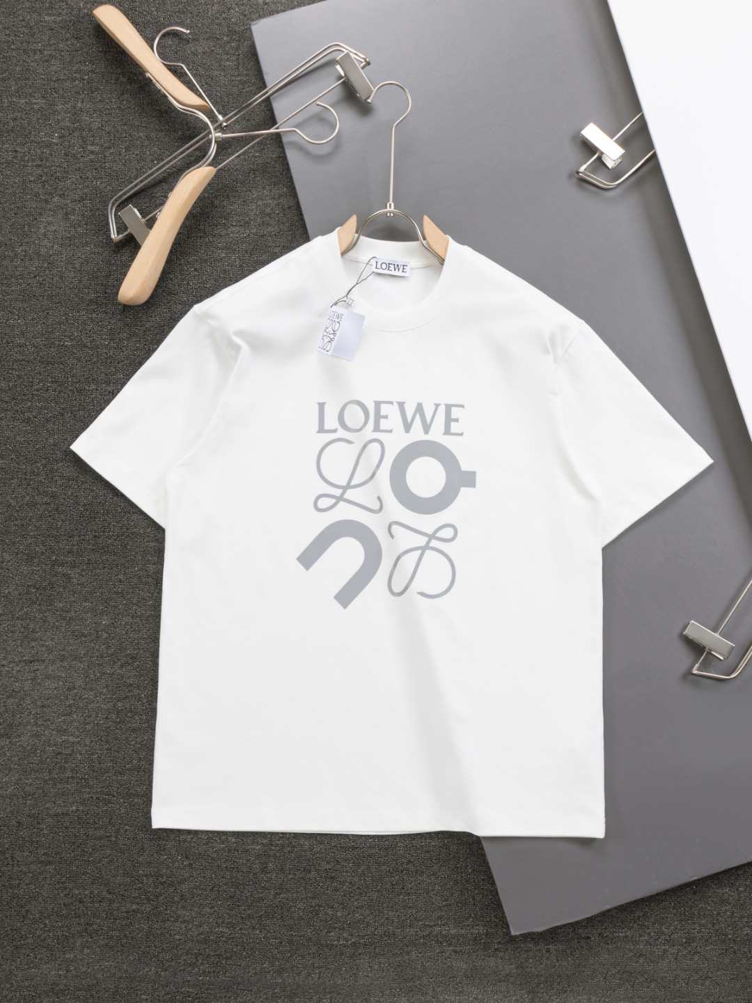 Loewe x On Co-operation Series Personal Headset: High-Level Version with Top Quality Design - 图片 1